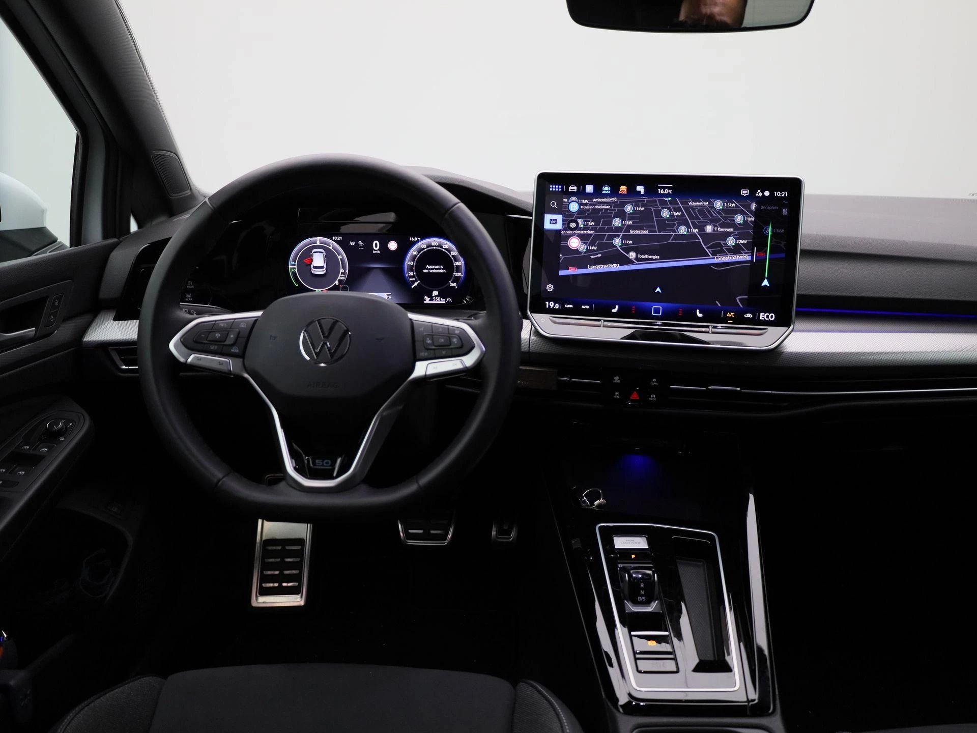 Volkswagen-Golf-image-6