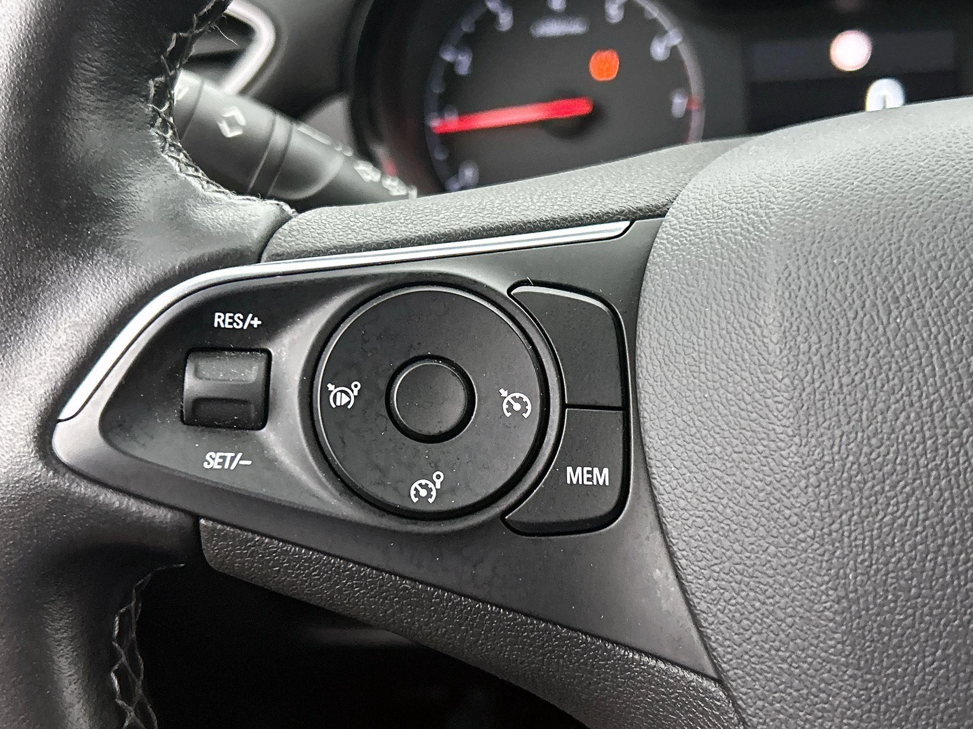 Opel-Crossland X-image-5