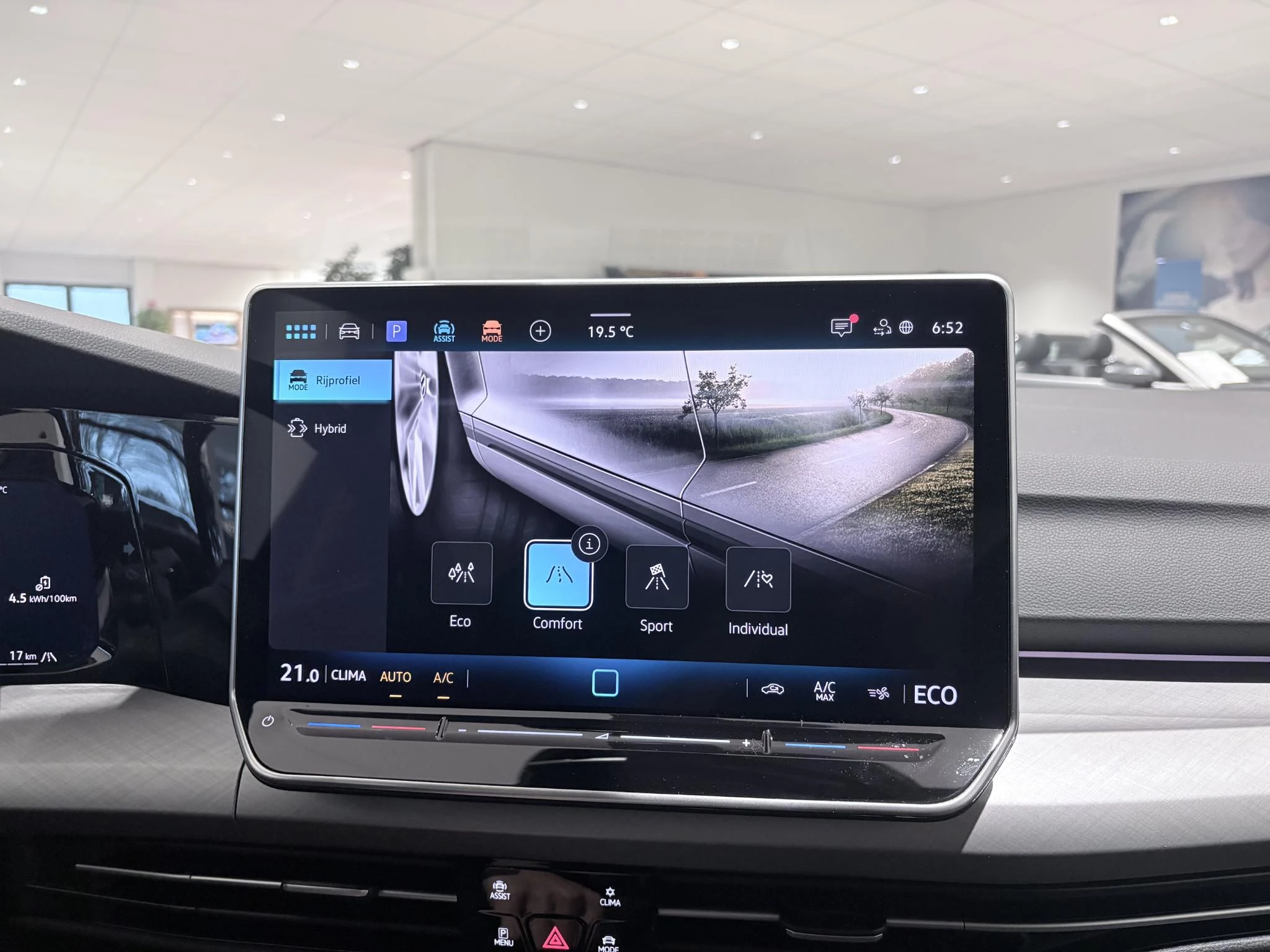 Volkswagen-Golf-image-26