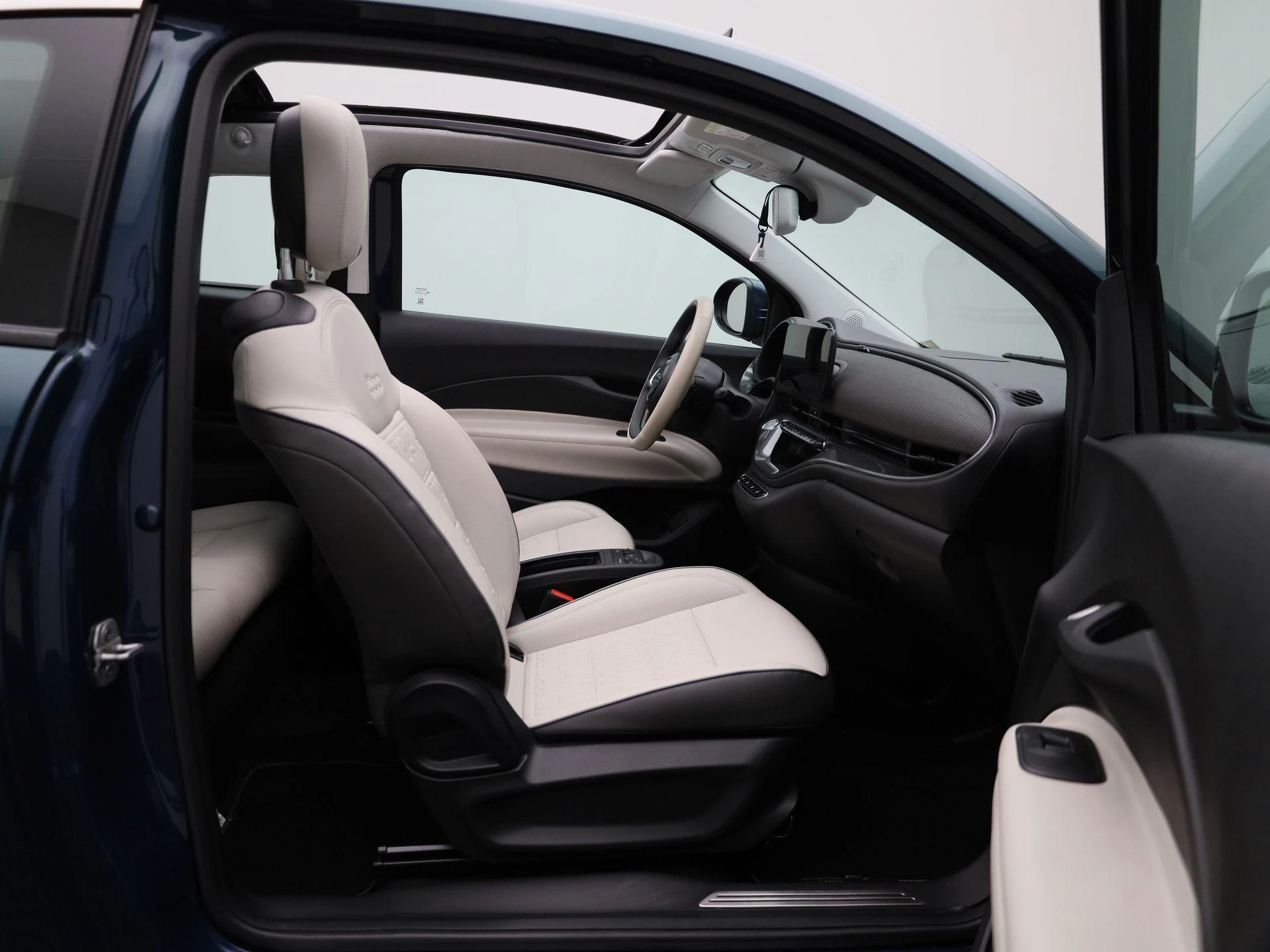 Fiat-500e-image-33