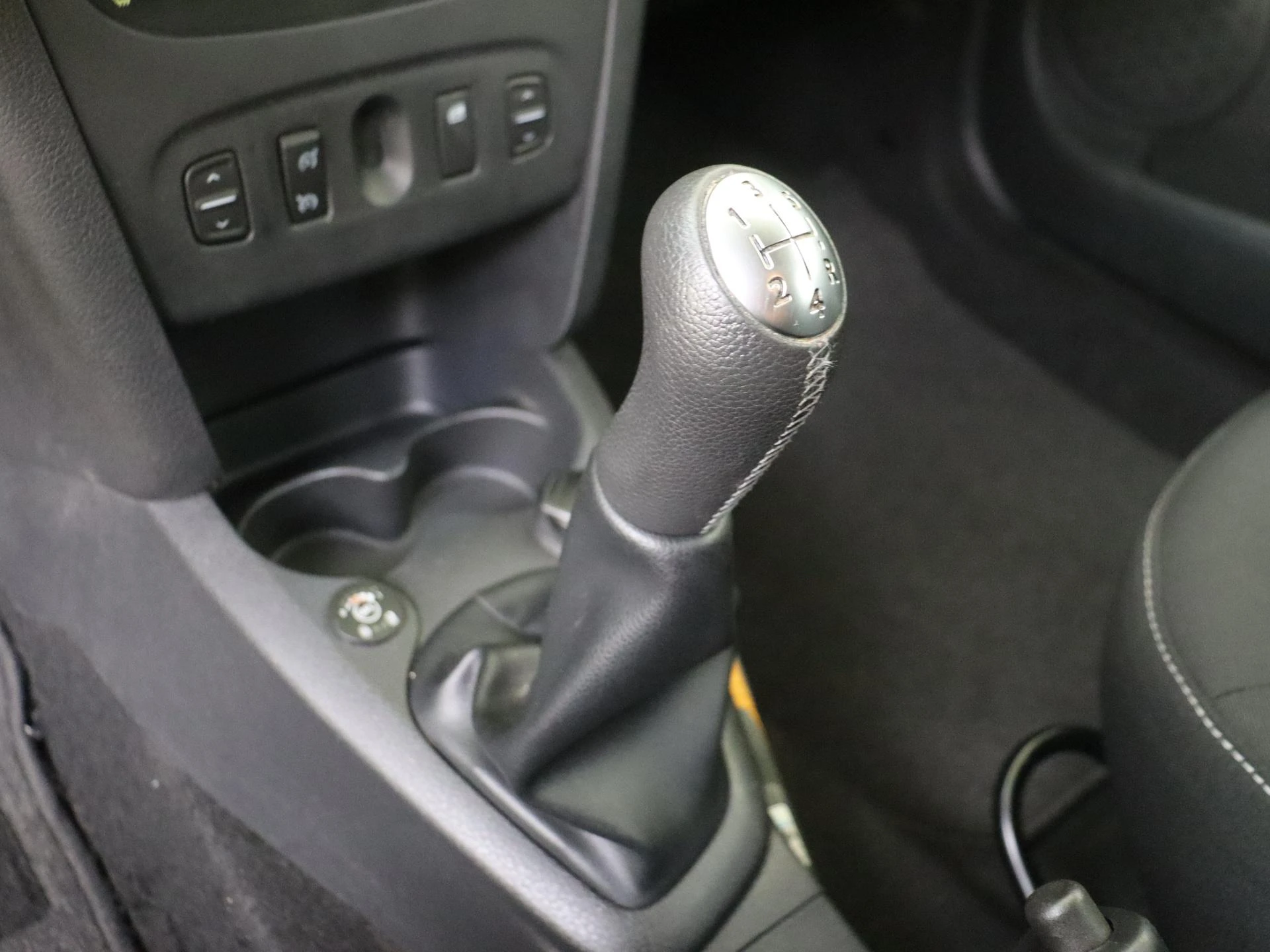 Dacia-Logan-image-13