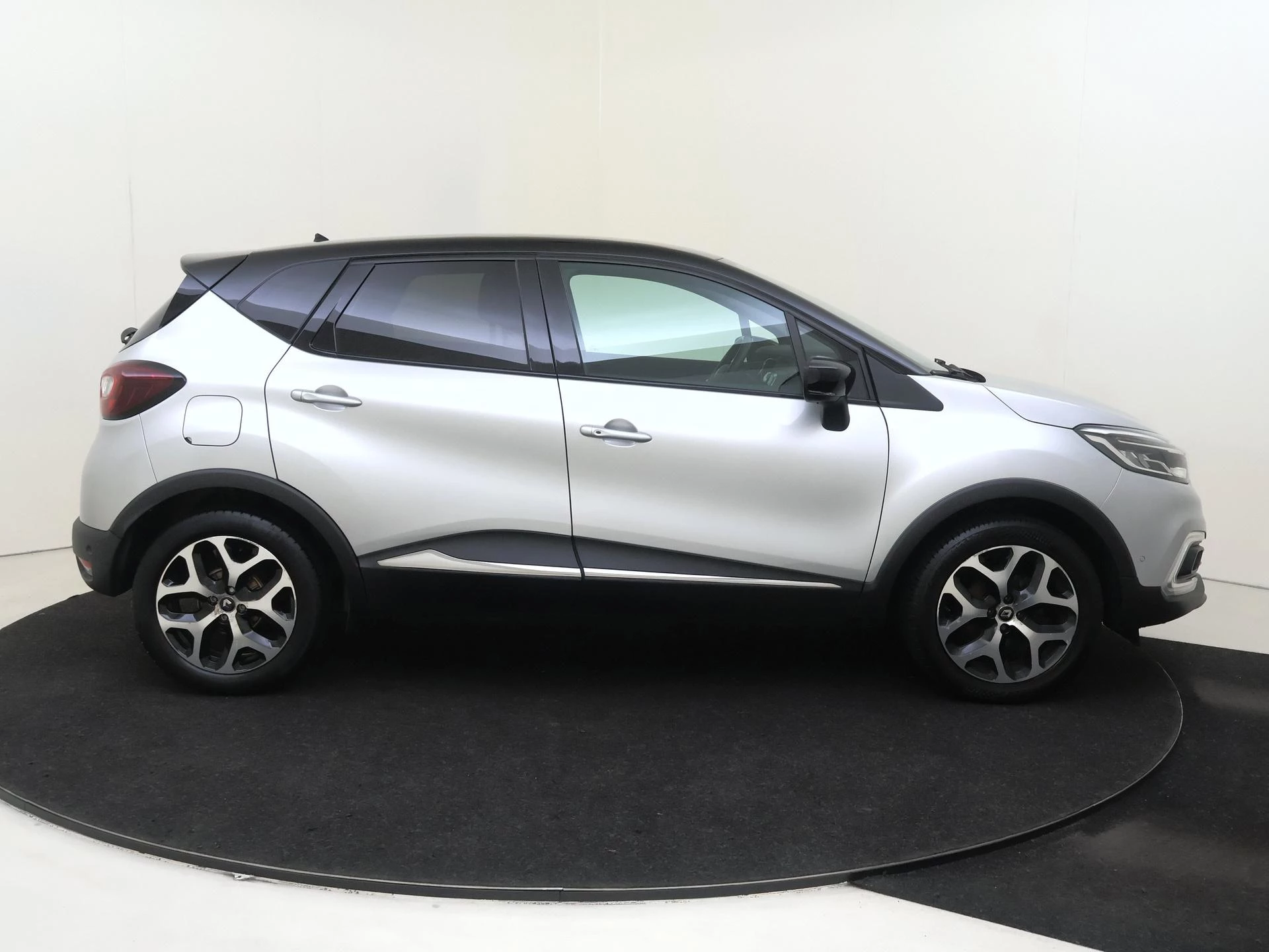 Renault-Captur-image-8
