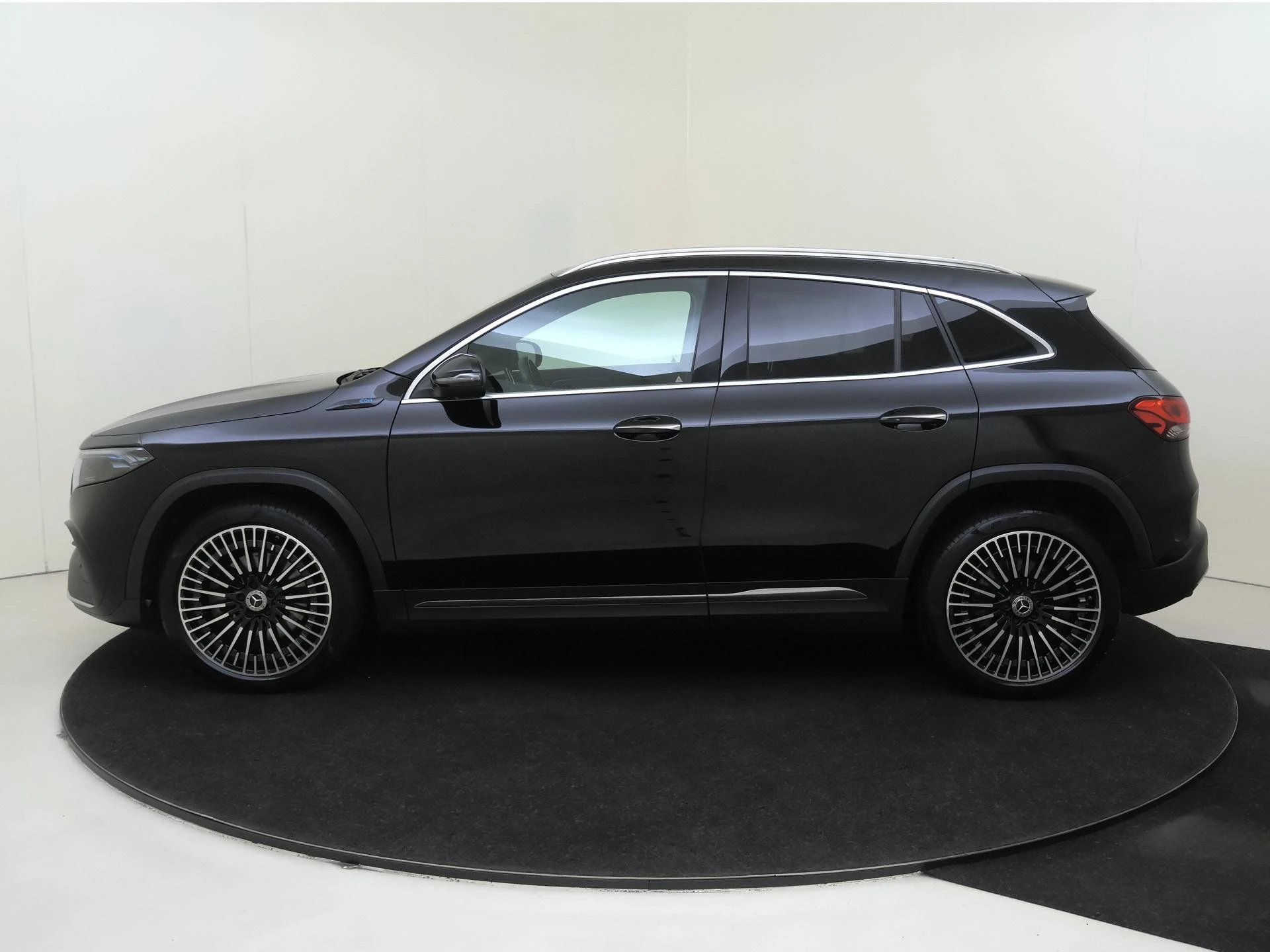 Mercedes-Benz EQA 350 4MATIC Edition 1 67 kWh
