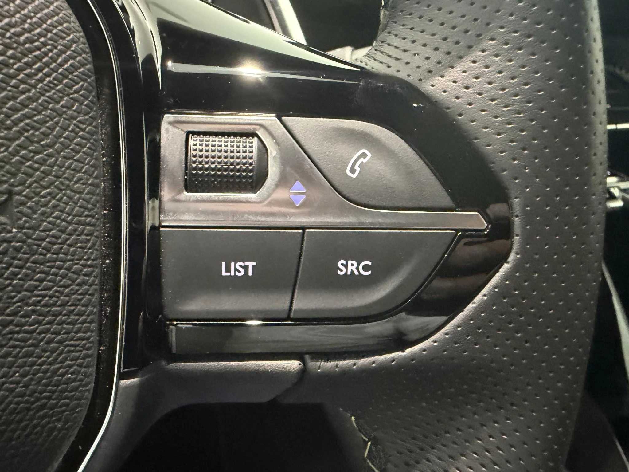 Peugeot-208-image-14
