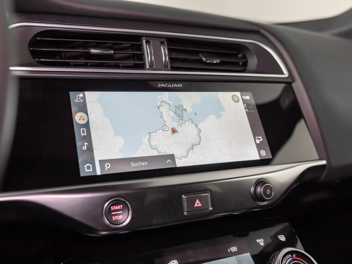 Jaguar-I-PACE-image-17