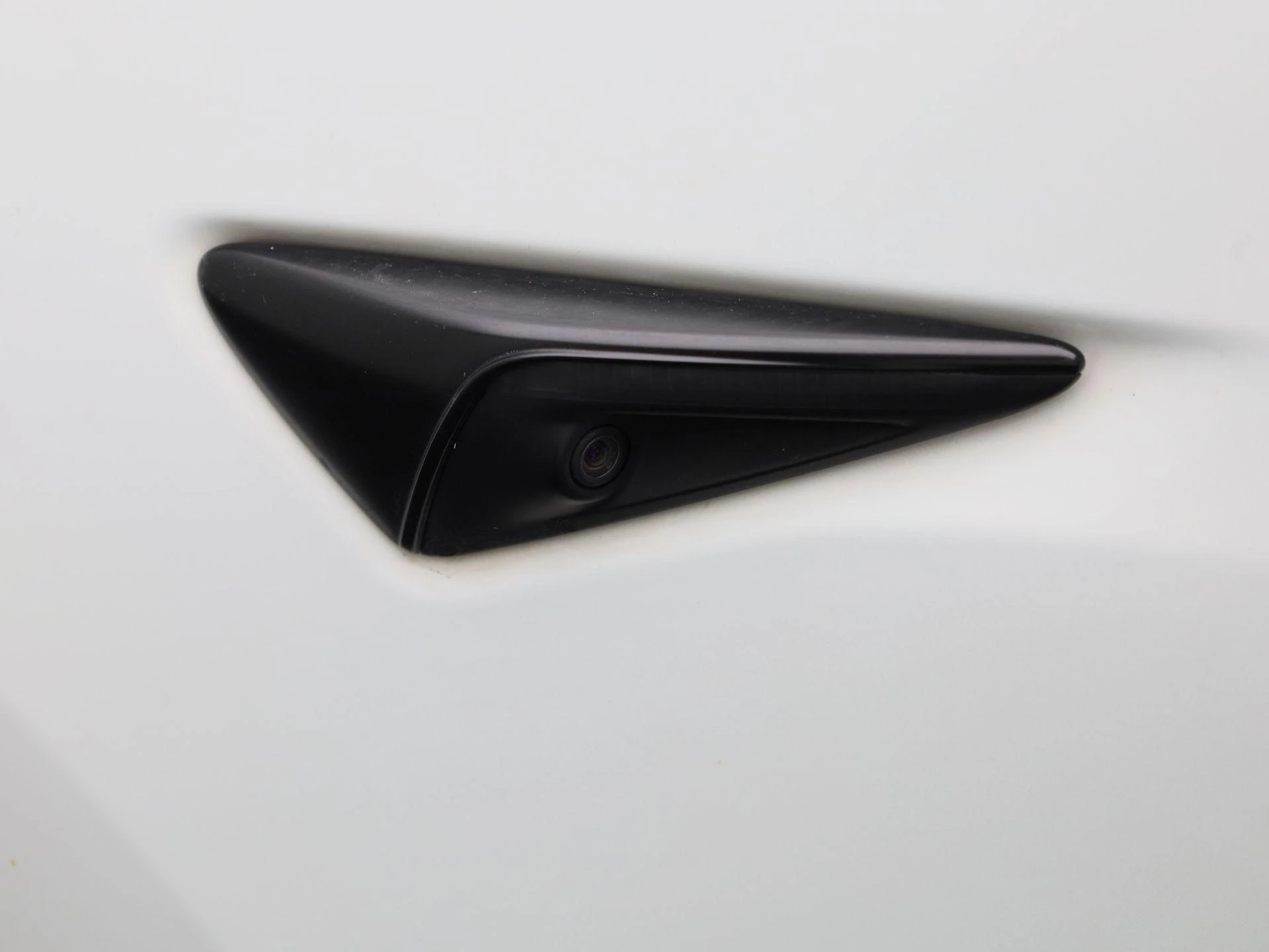 Tesla-Model 3-image-15