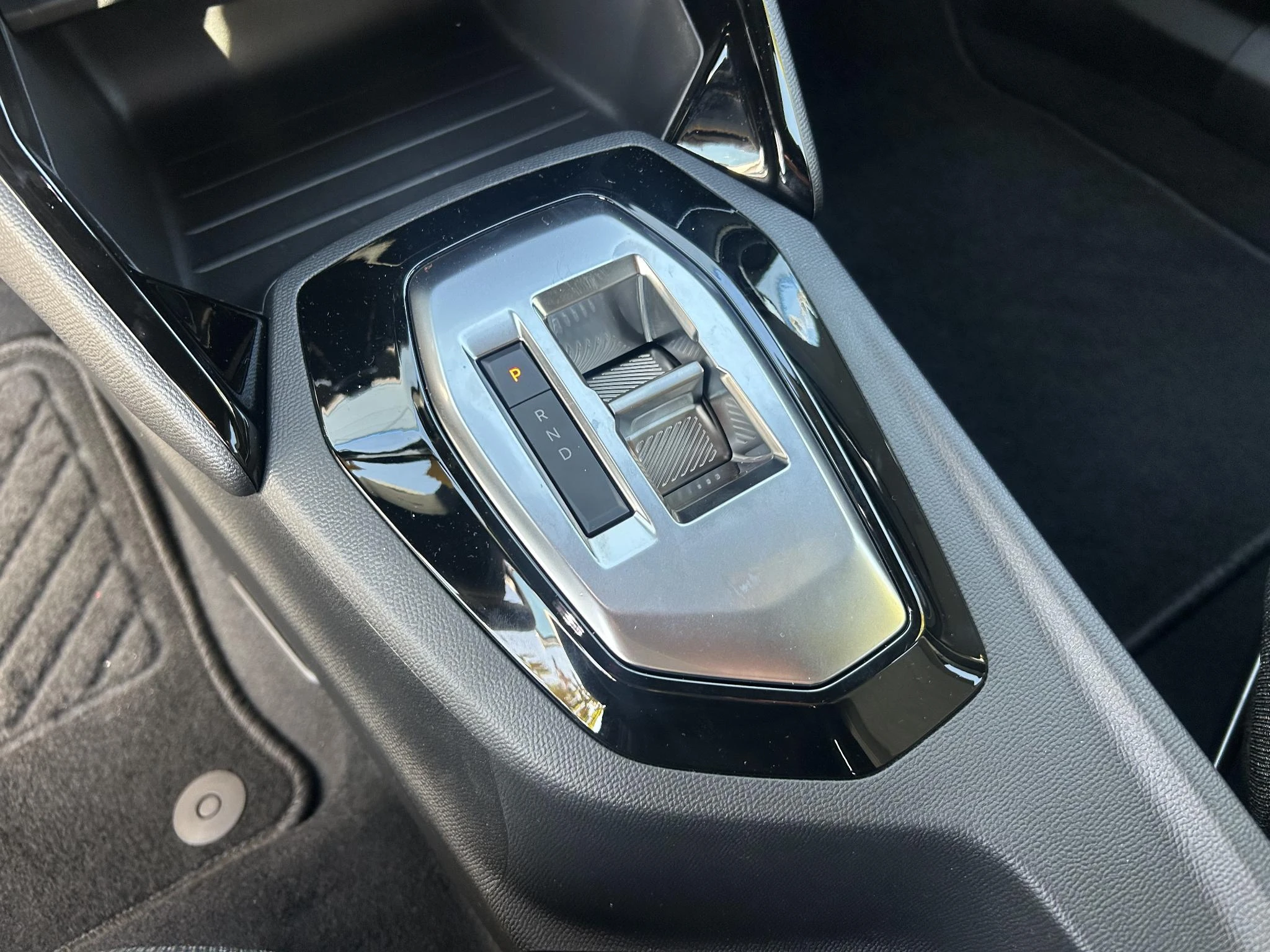 Peugeot-2008-image-16