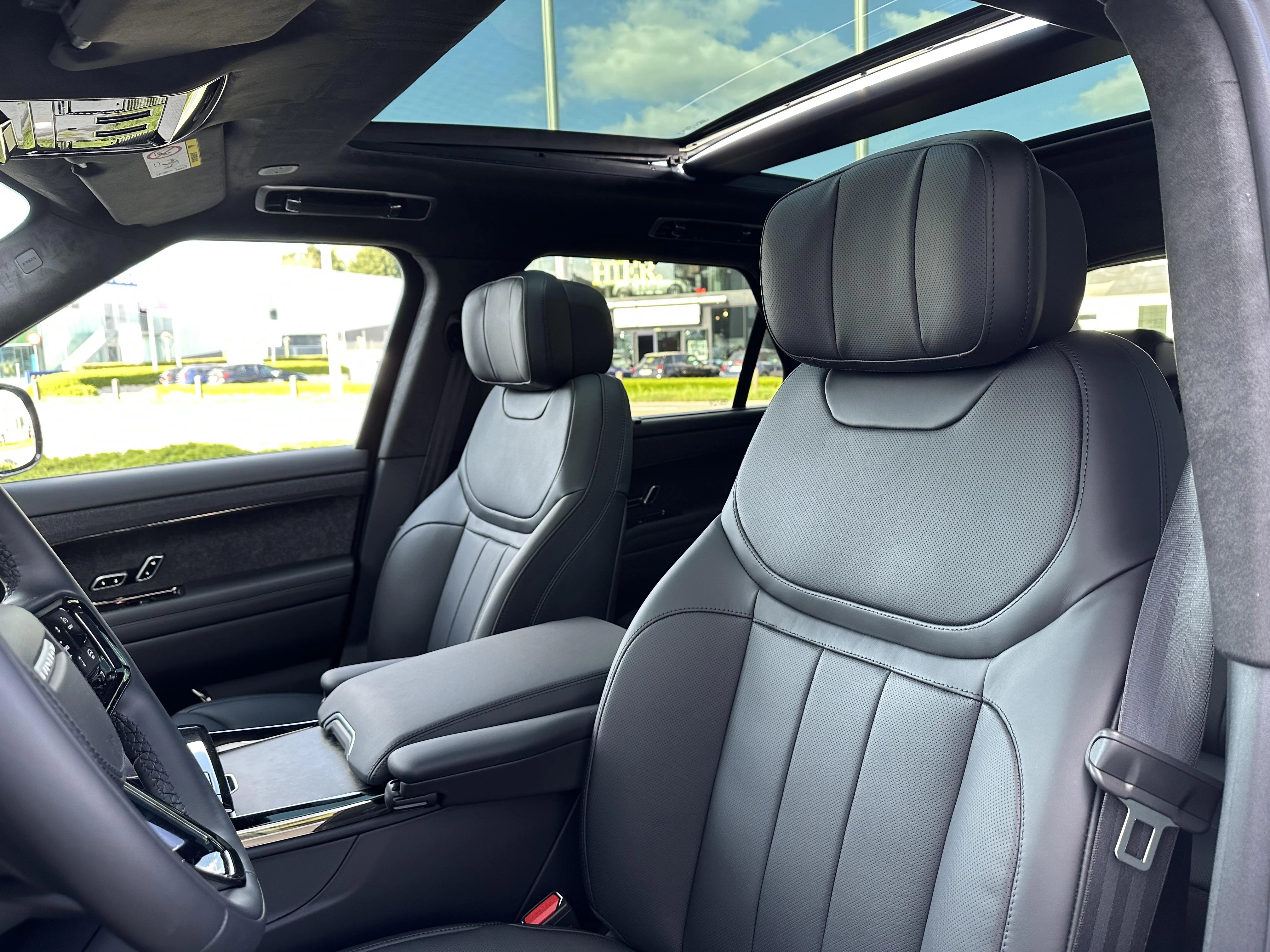 Land Rover-Range Rover Sport-image-5