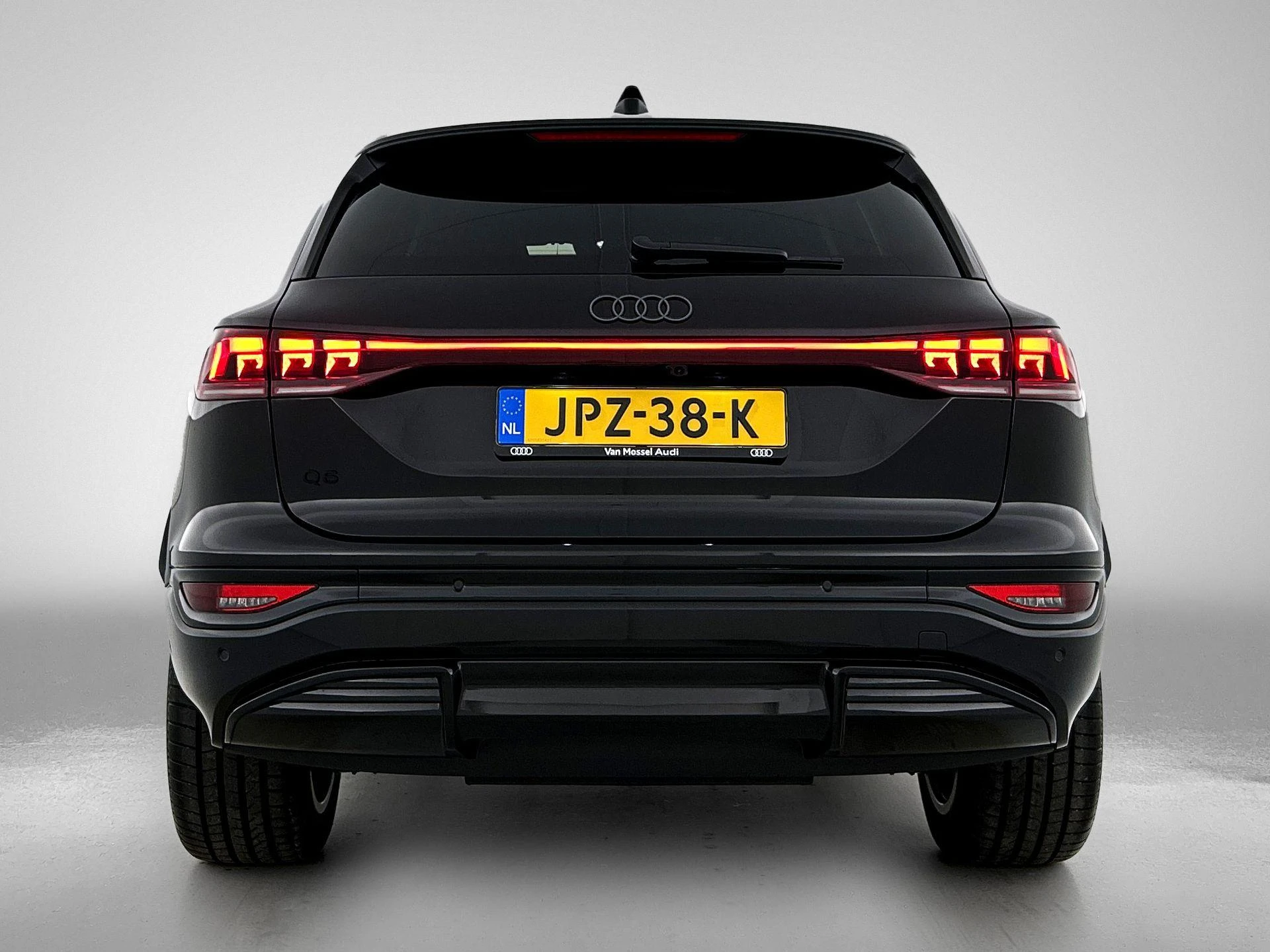 Audi-Q6 e-tron-image-2