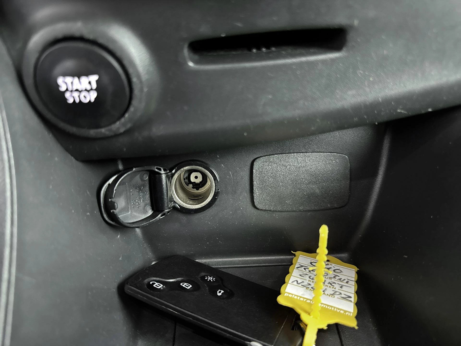 Renault-Clio-image-27