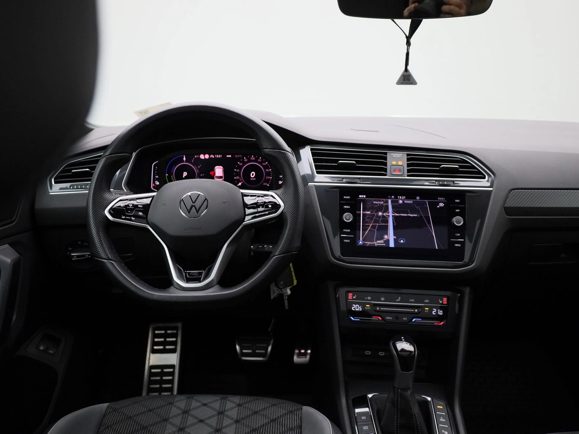 Volkswagen-Tiguan-image-6