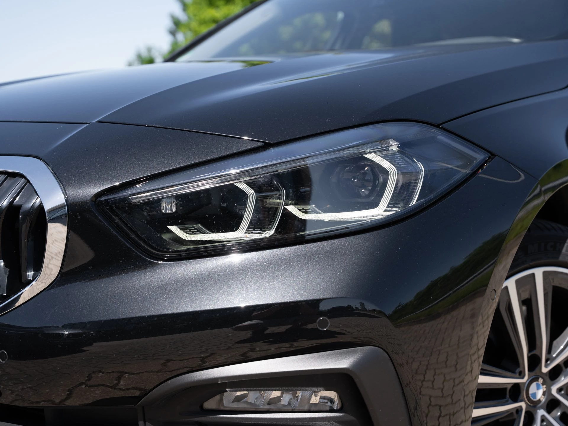 BMW 1er Reihe 118i Aut. Advantage. 17 Zoll. Driving Assist. Adaptiver LED Scheinwerfer