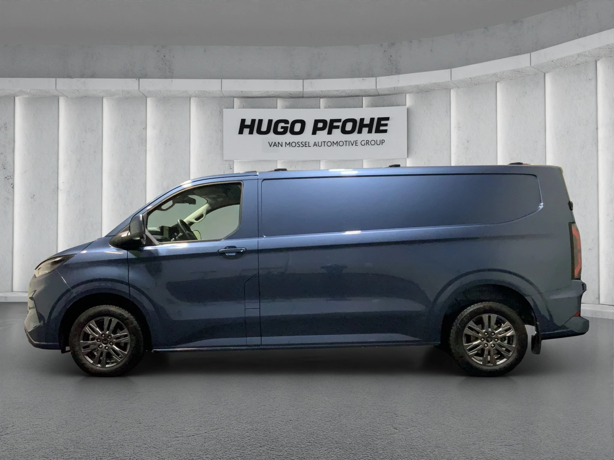Ford-Transit Custom-image-1