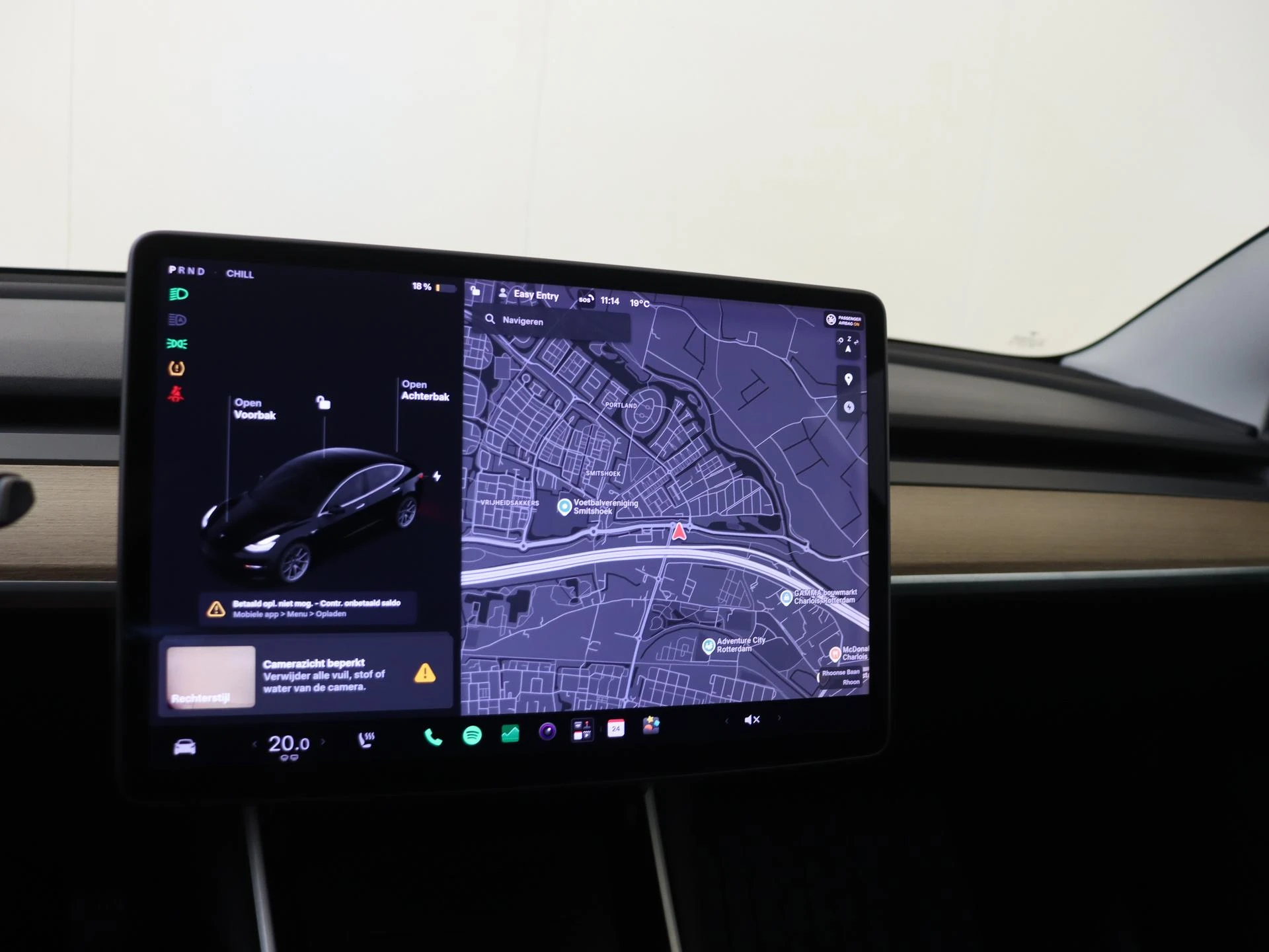 Tesla-Model 3-image-17