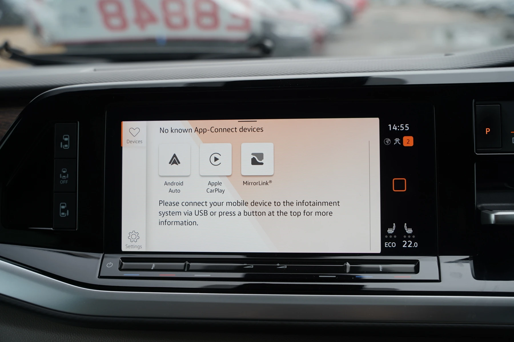 Volkswagen-Multivan-image-23