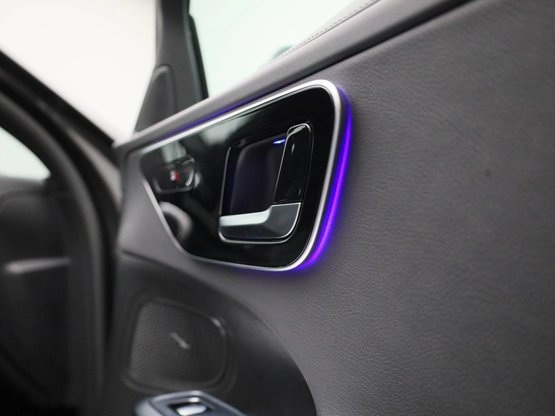 Mercedes-Benz-C-Klasse-image-58