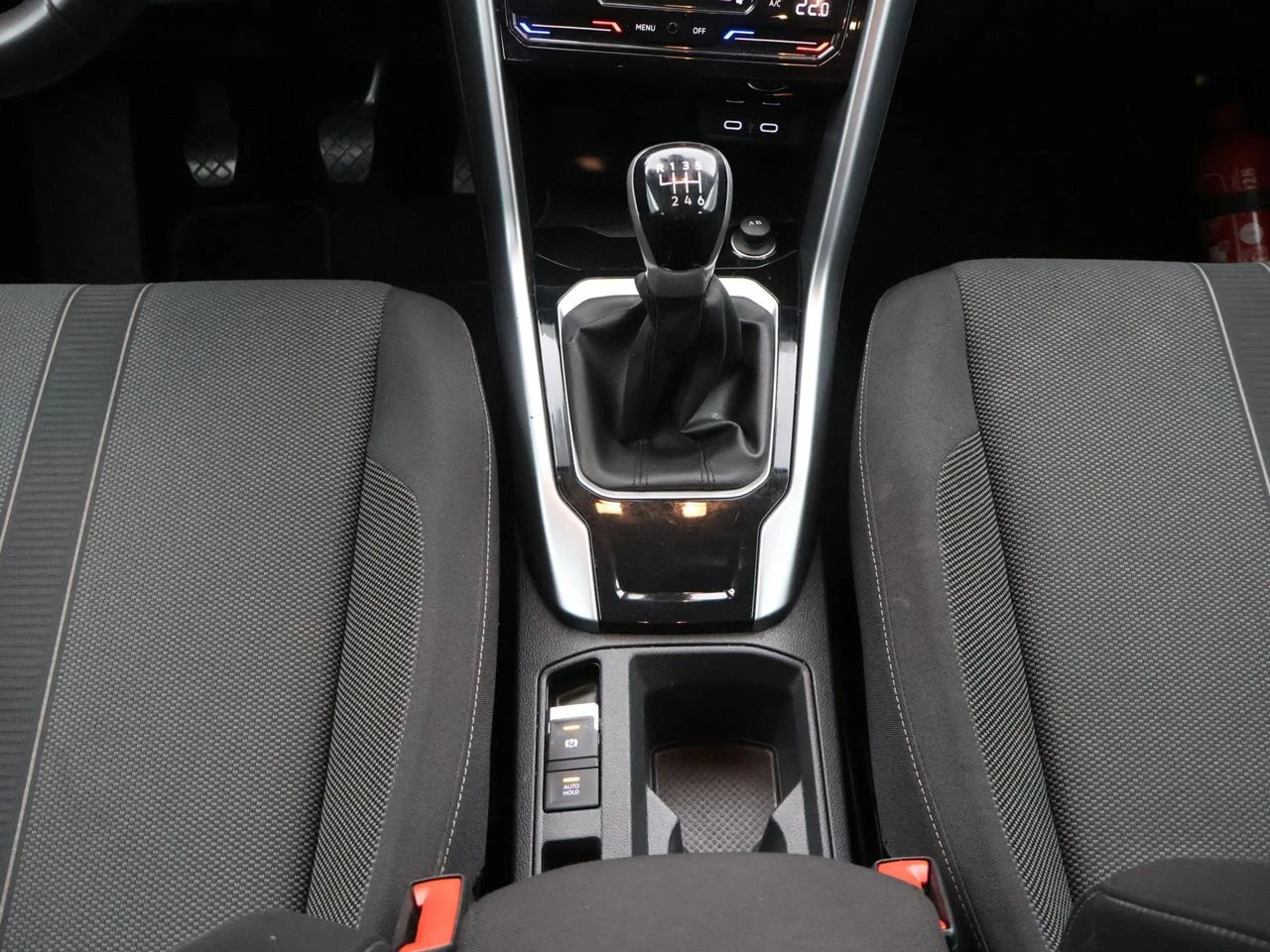 Volkswagen-T-Roc-image-15