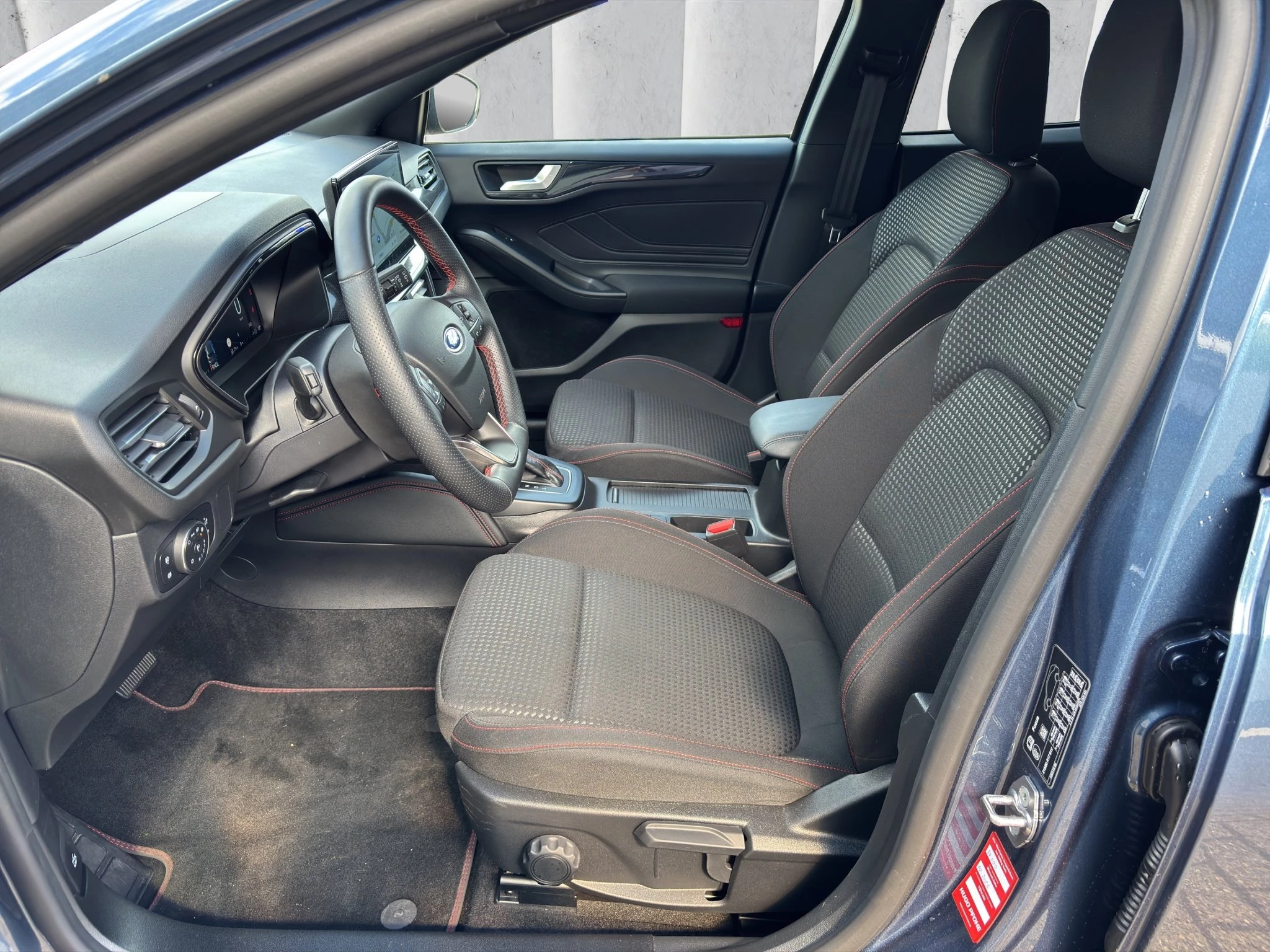 Ford Focus ST-Line X Turnier Aut.*AHK*ACC*HUD*KAM*NAVI*WINTER-PKT.
