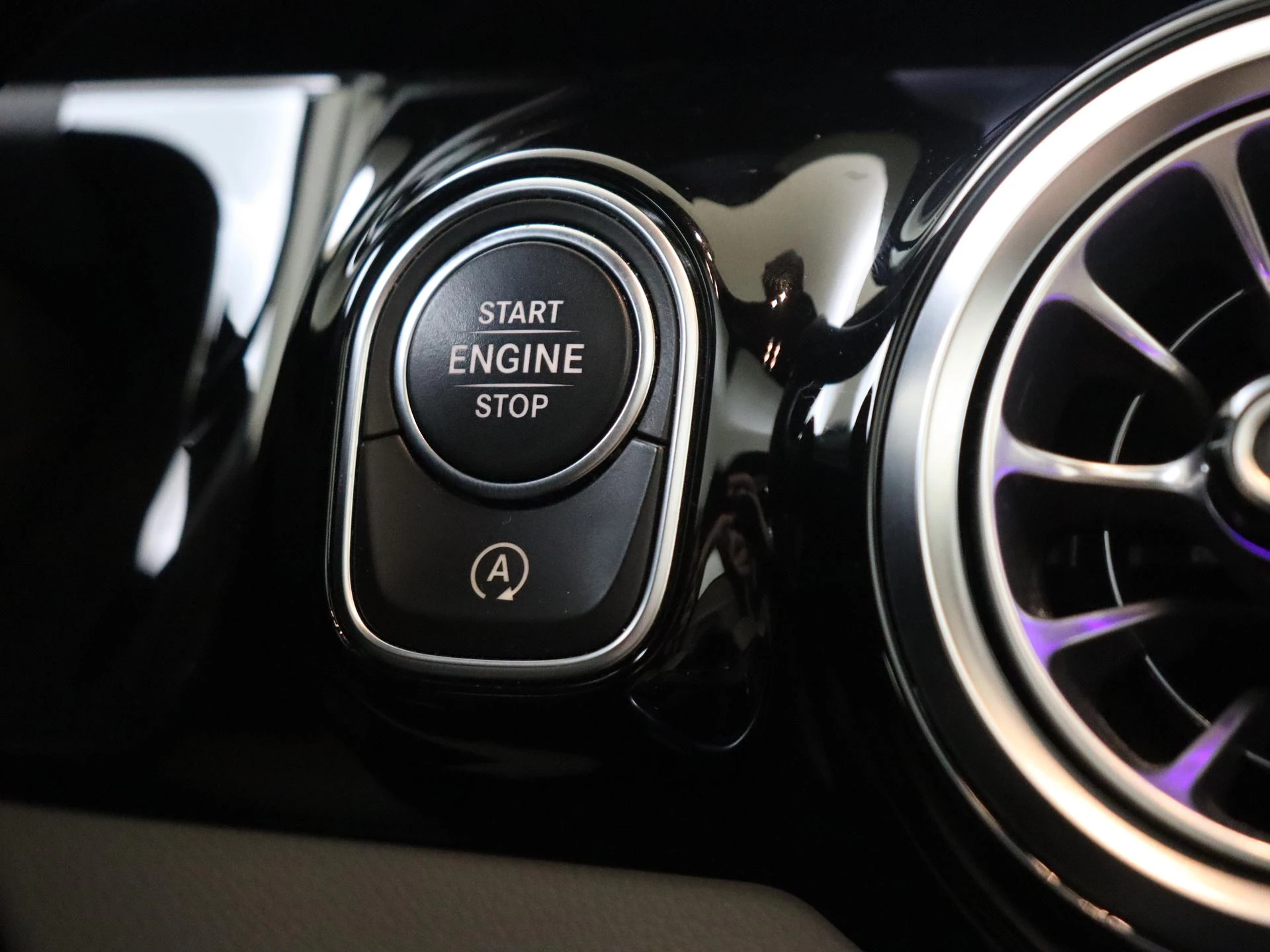 Mercedes-Benz-B-Klasse-image-21