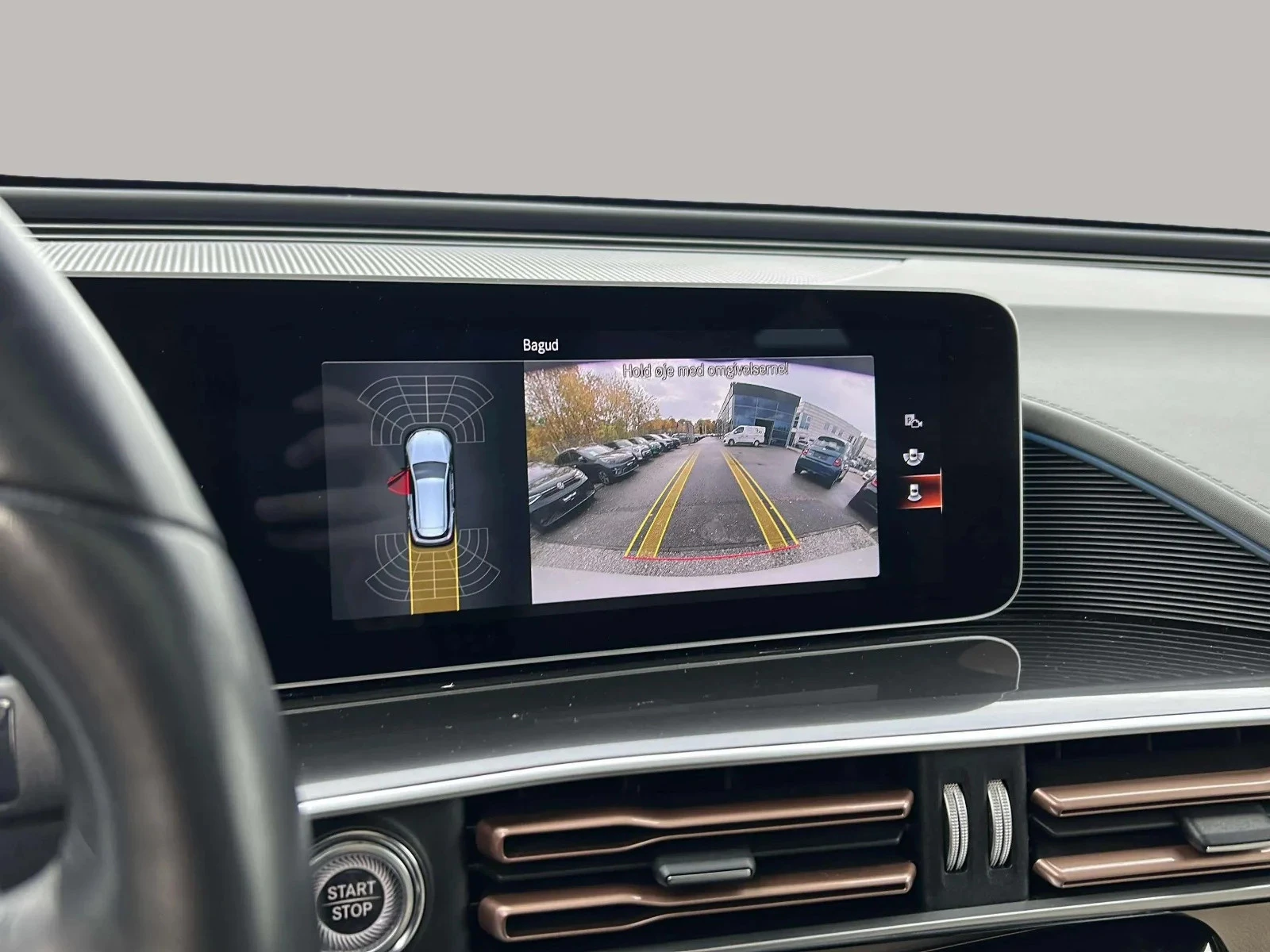 Mercedes-Benz-EQC-image-18