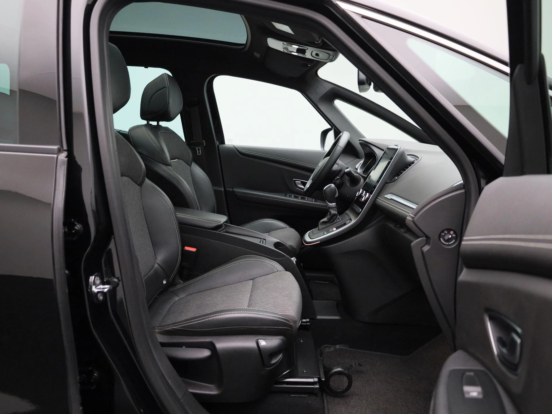 Renault Grand Scénic TCe 140 EDC GPF Black Edition 7P
