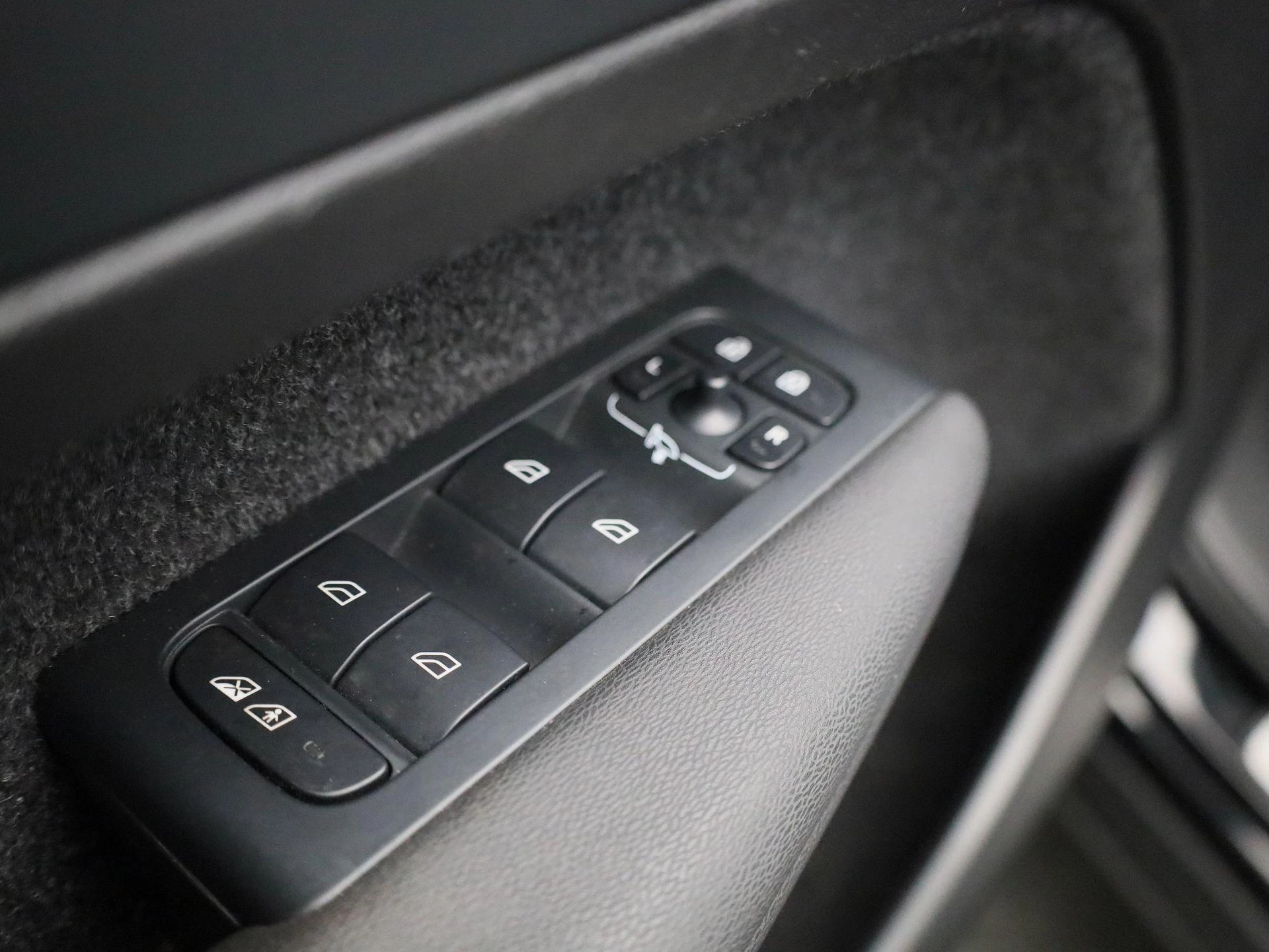 Volvo XC40 Recharge Core 70 kWh