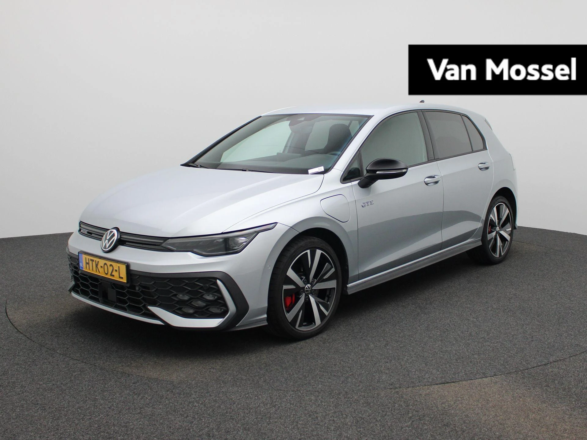 Volkswagen-Golf-image-0