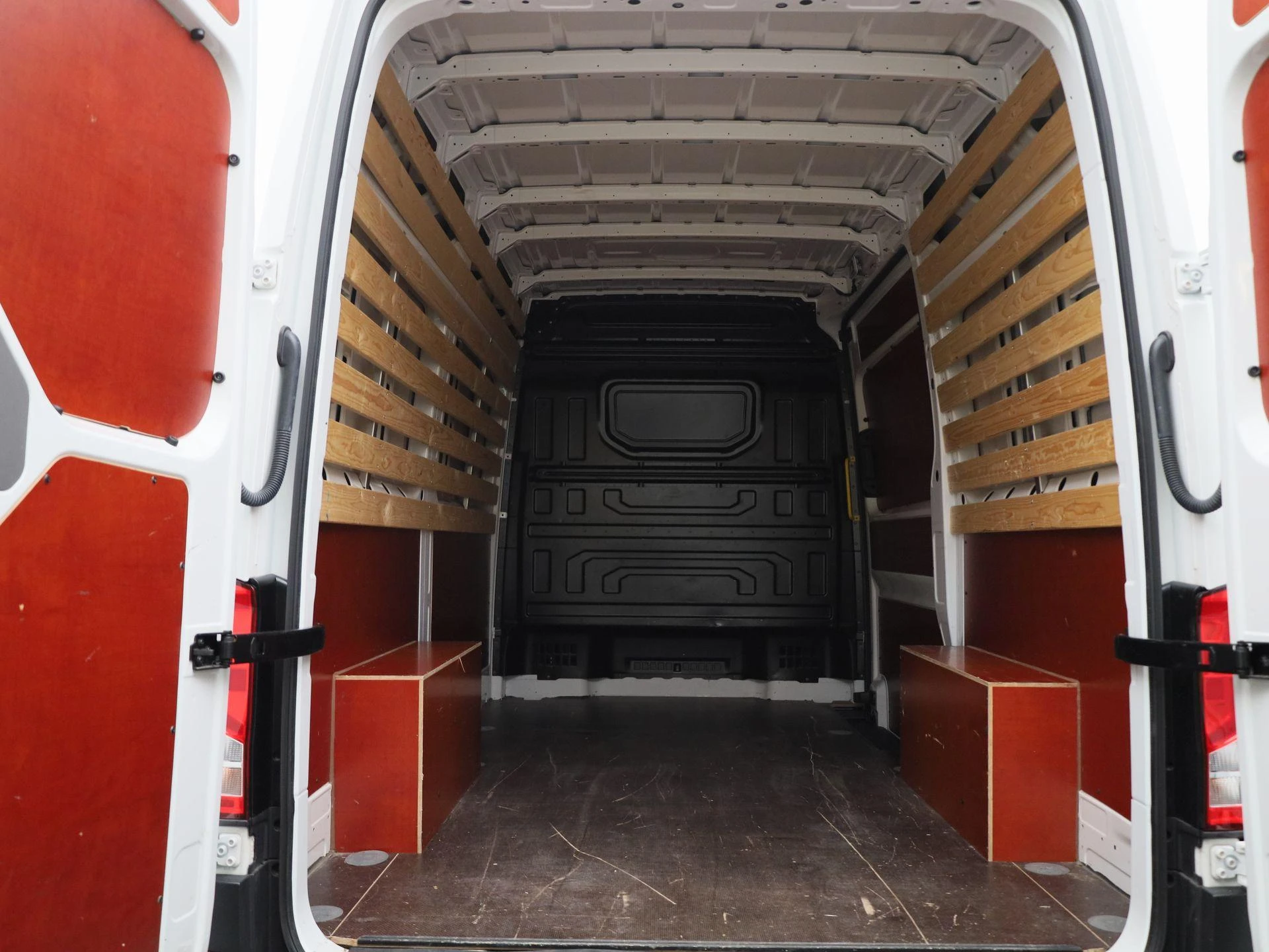 Volkswagen-Crafter-image-14