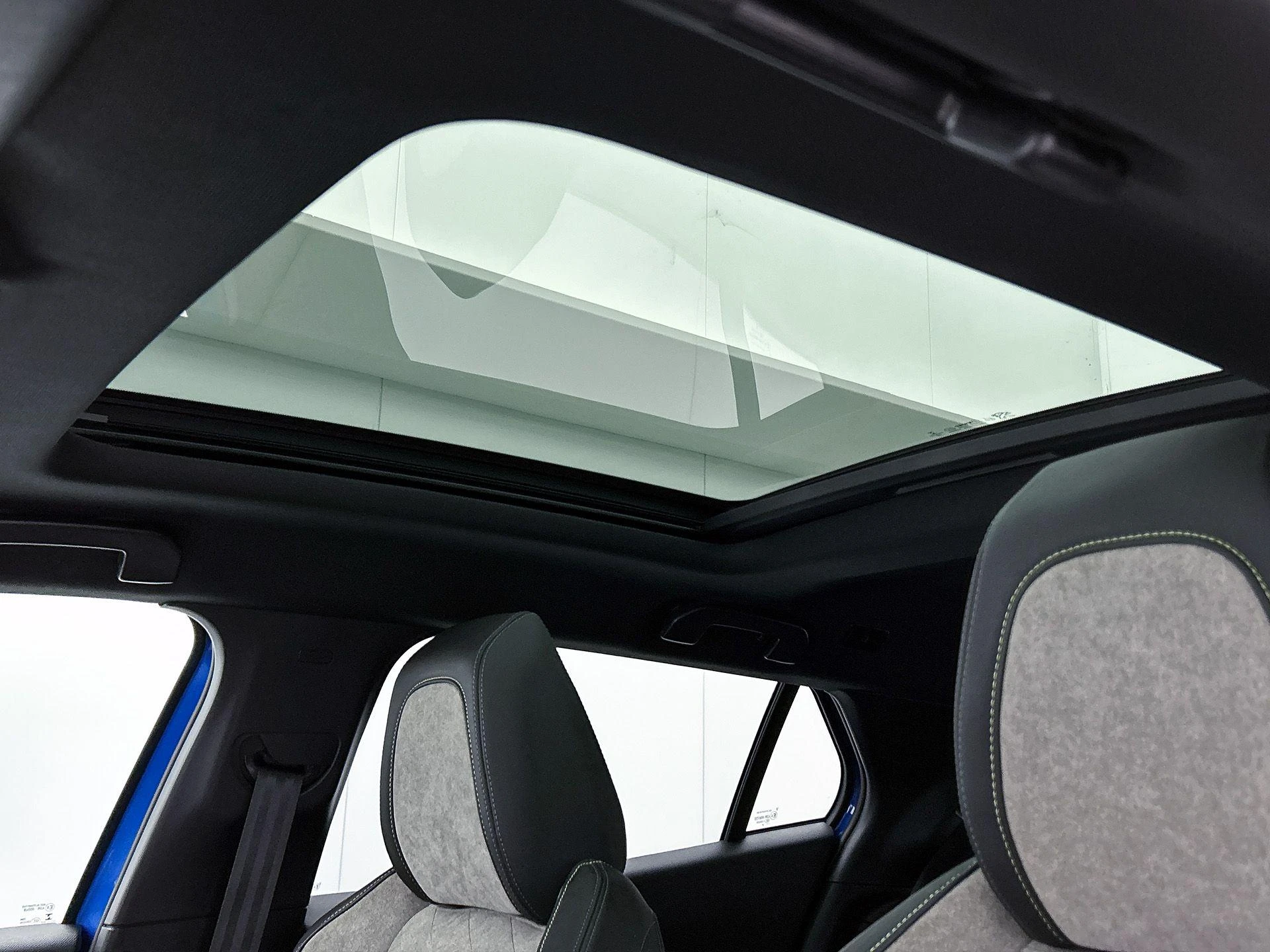 Peugeot-e-2008-image-35