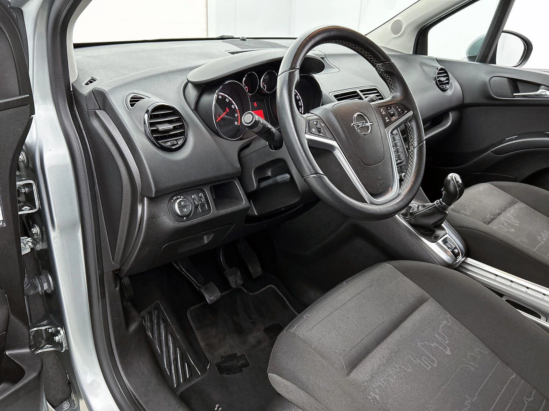 Opel-Meriva-image-11