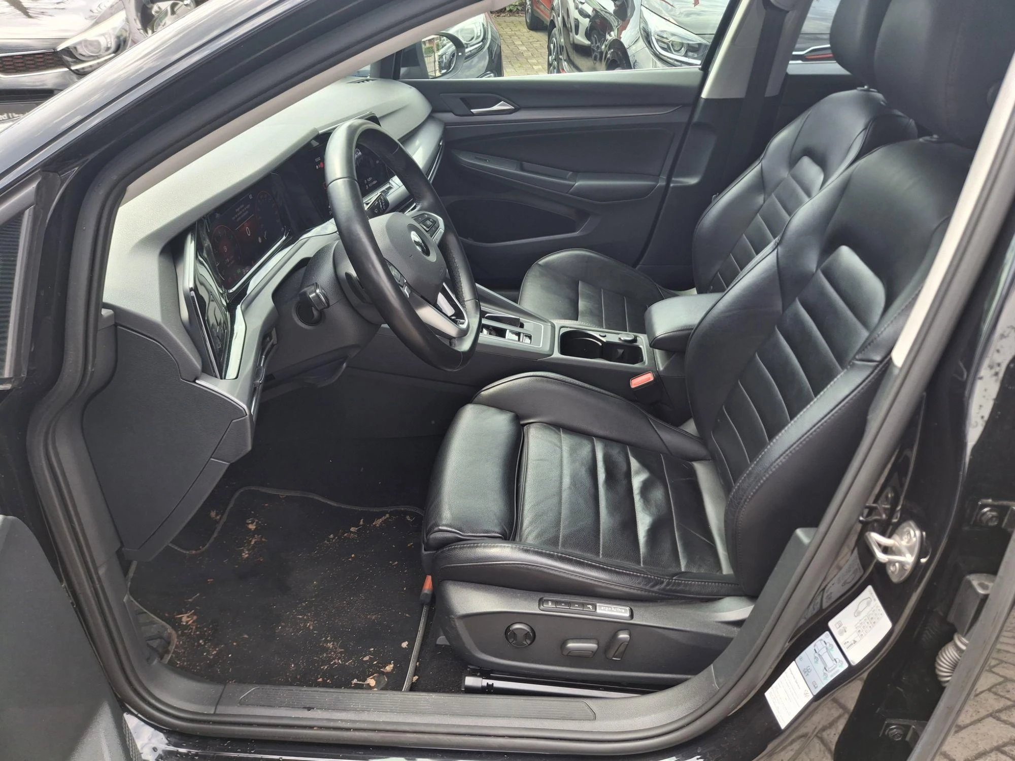 Volkswagen-Golf-image-7