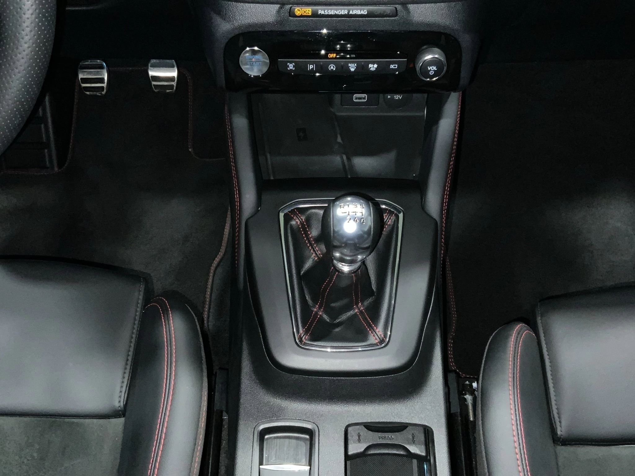 Ford Kuga ST-Line X*PANO*AHK*LED-MATRIX*360GRAD*ACC*NAVI*SOUND-SYS.