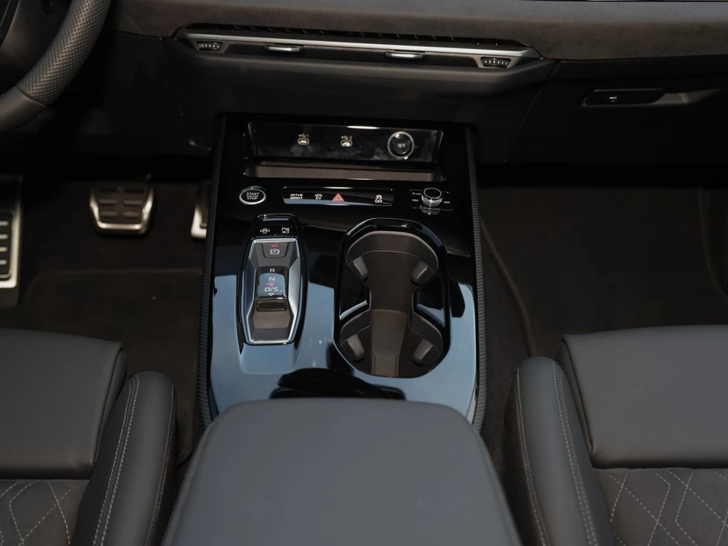 Audi A5 Avant e-hybrid quattro edition one S line