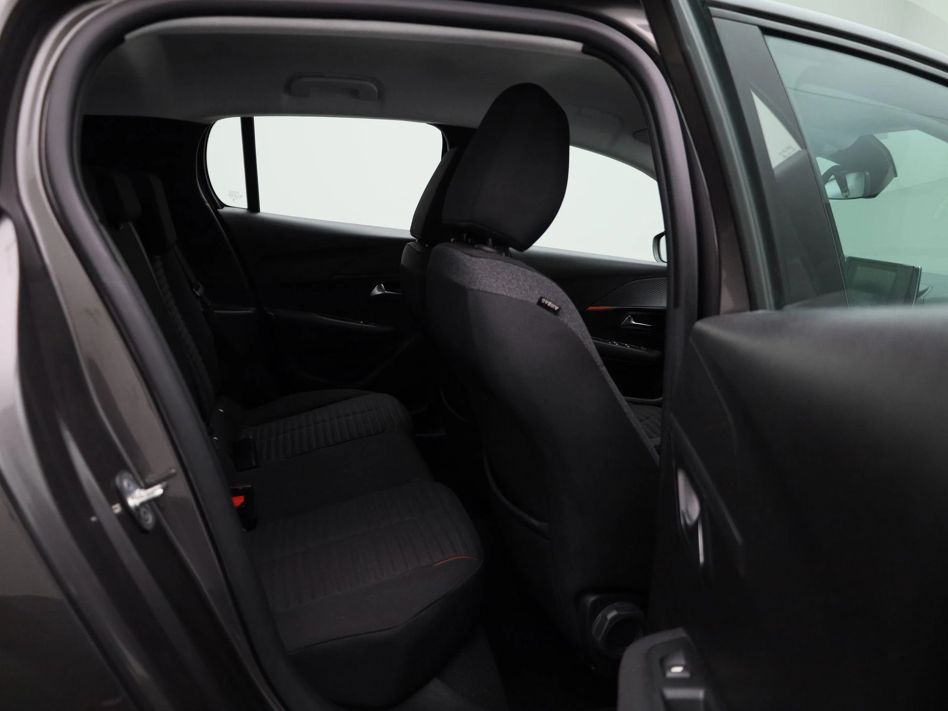 Peugeot-208-image-30