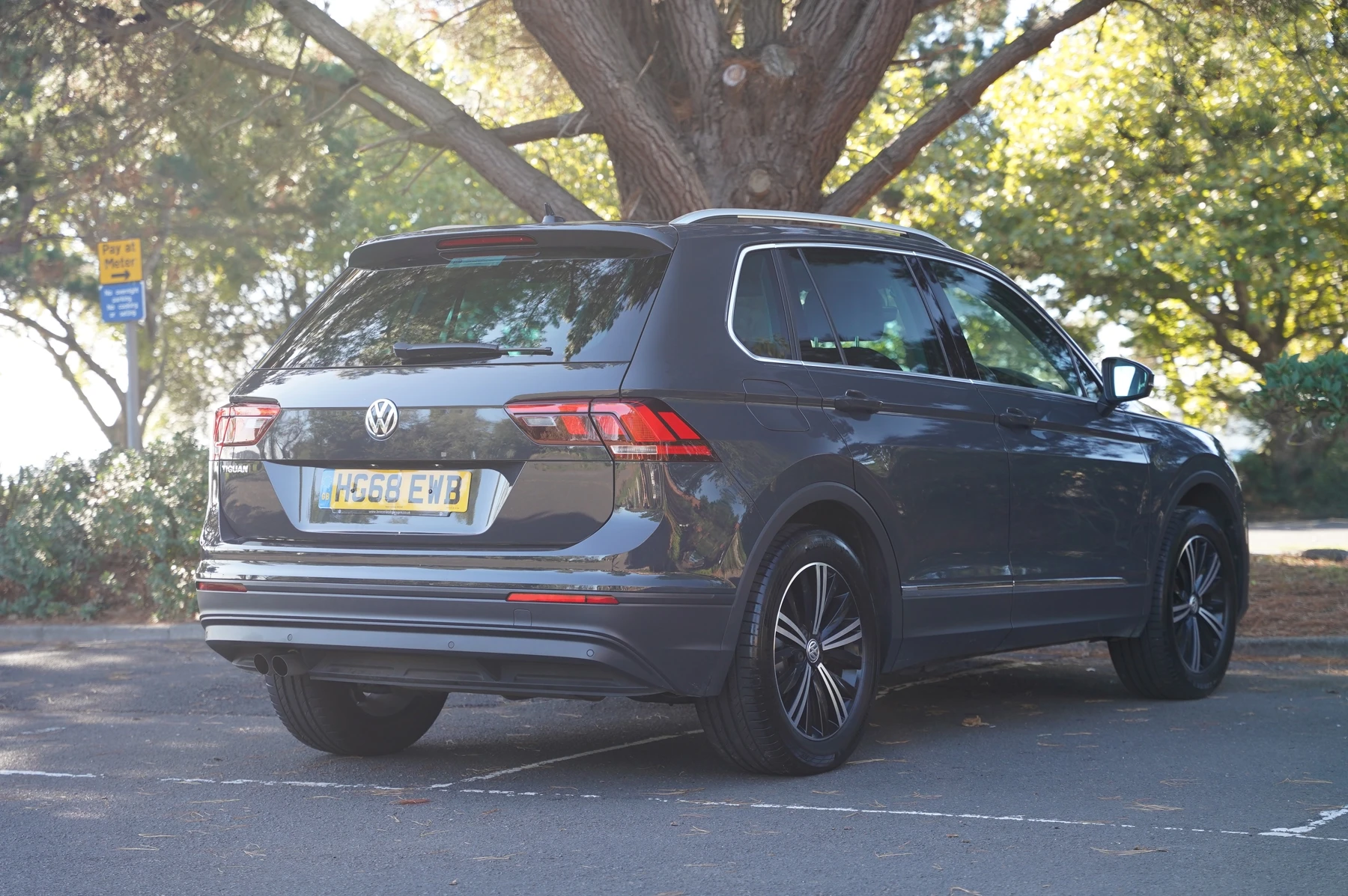 Volkswagen-Tiguan-image-13