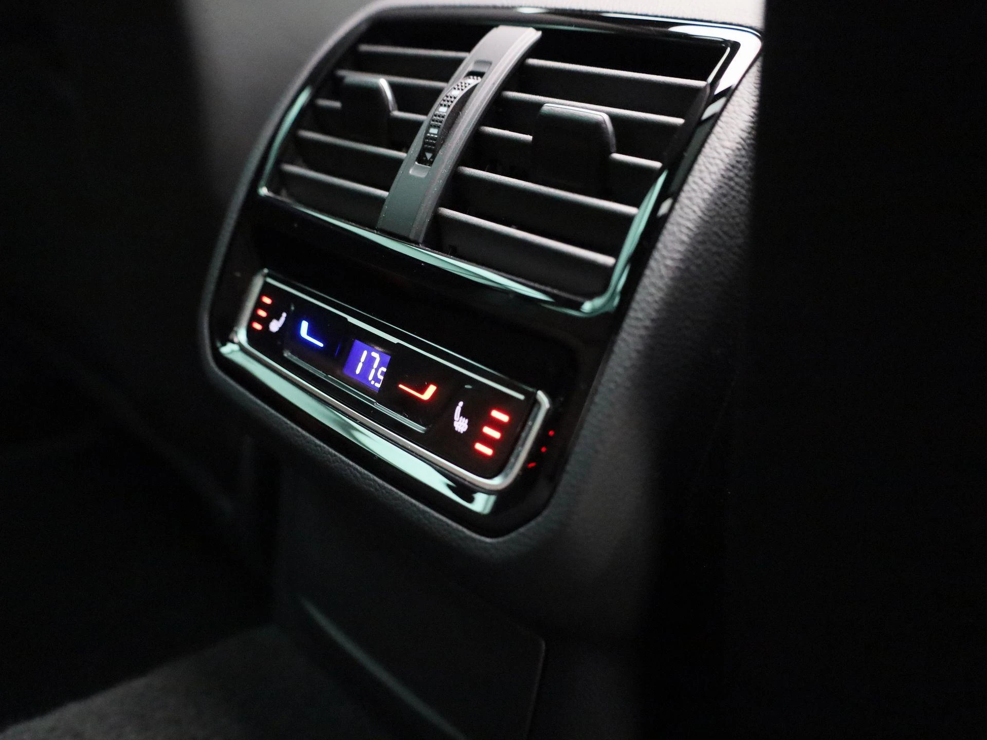 Volkswagen-Passat-image-41