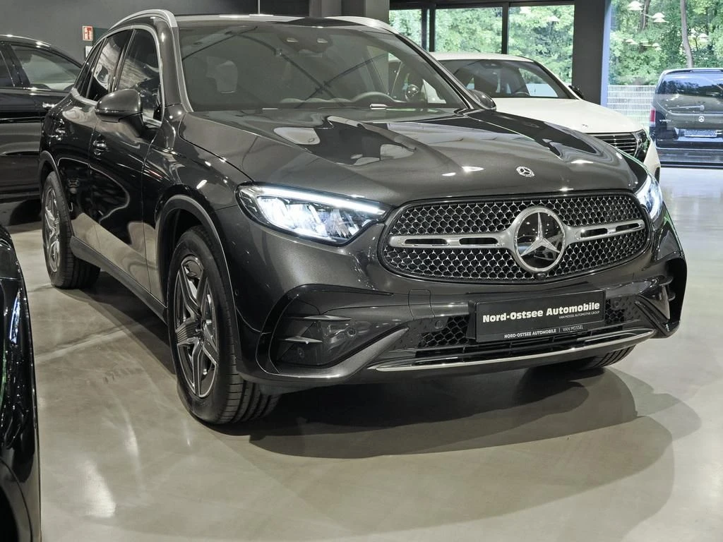 Mercedes-Benz-GLC 300 d-image-3