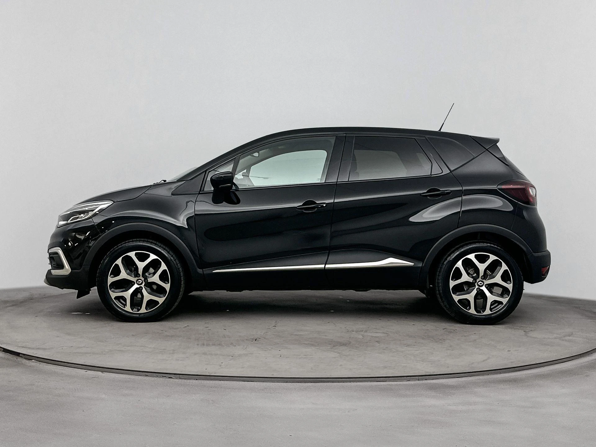 Renault-Captur-image-1