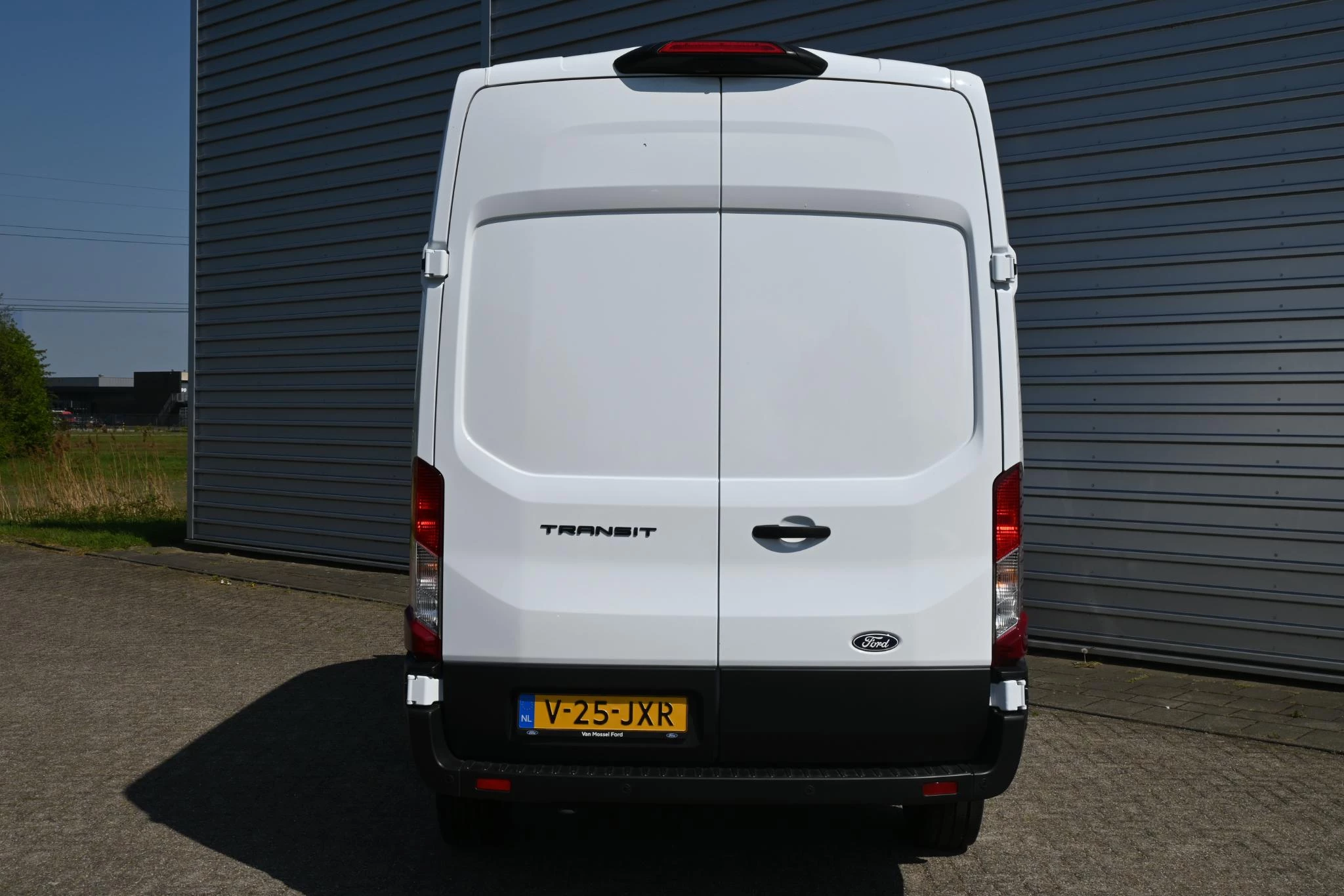 Ford Transit 350 2.0 TDCI L3H3 Limited RWD
