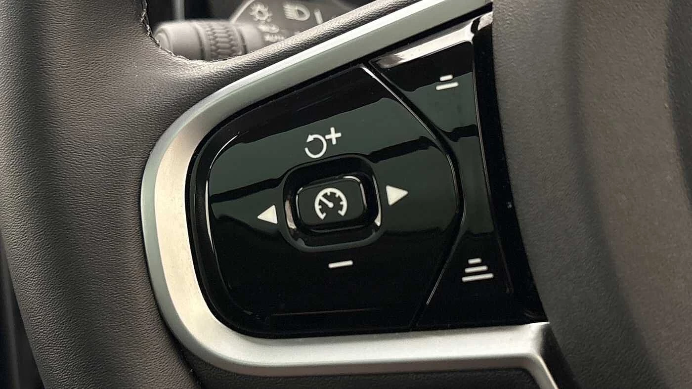 Volvo-XC90-image-30