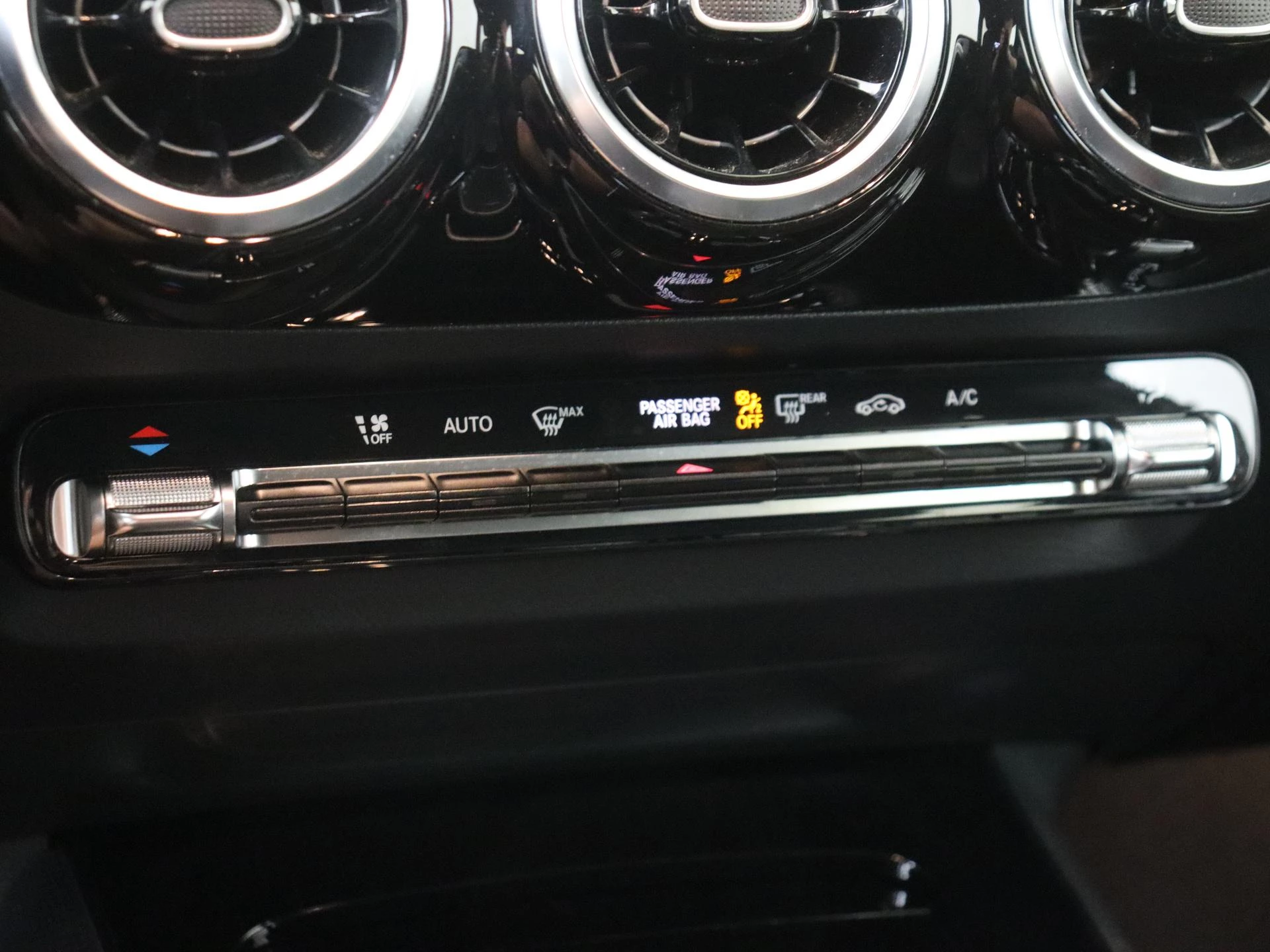 Mercedes-Benz-B-Klasse-image-19