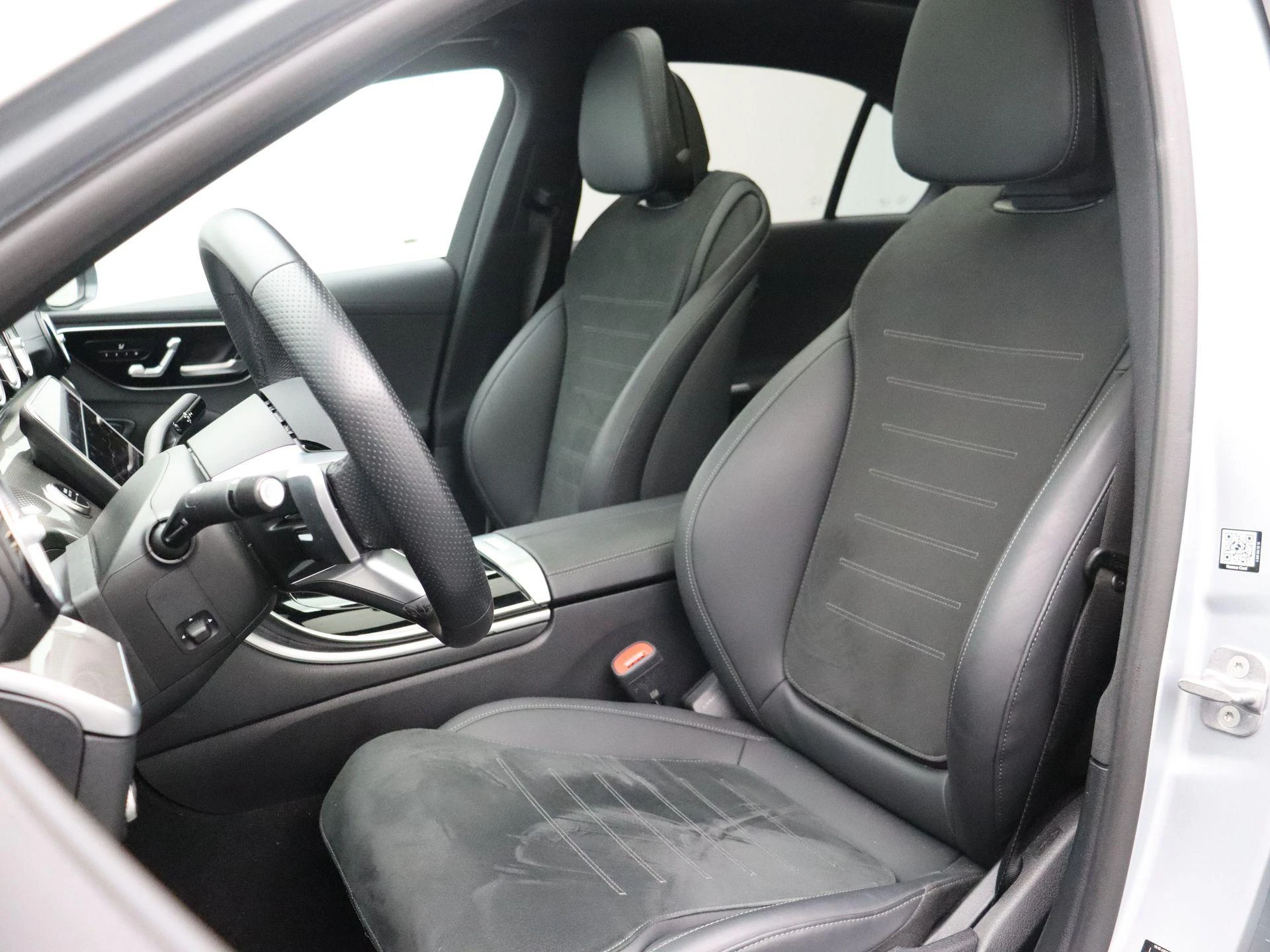 Mercedes-Benz-C-Klasse-image-11