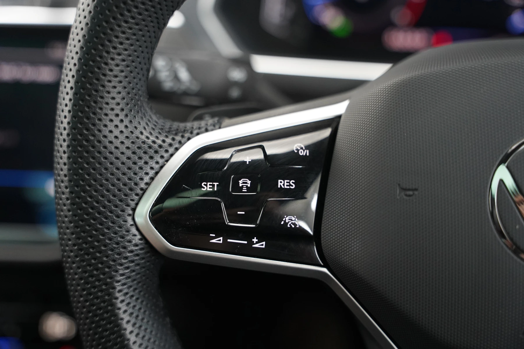 Volkswagen-Tiguan Allspace-image-16