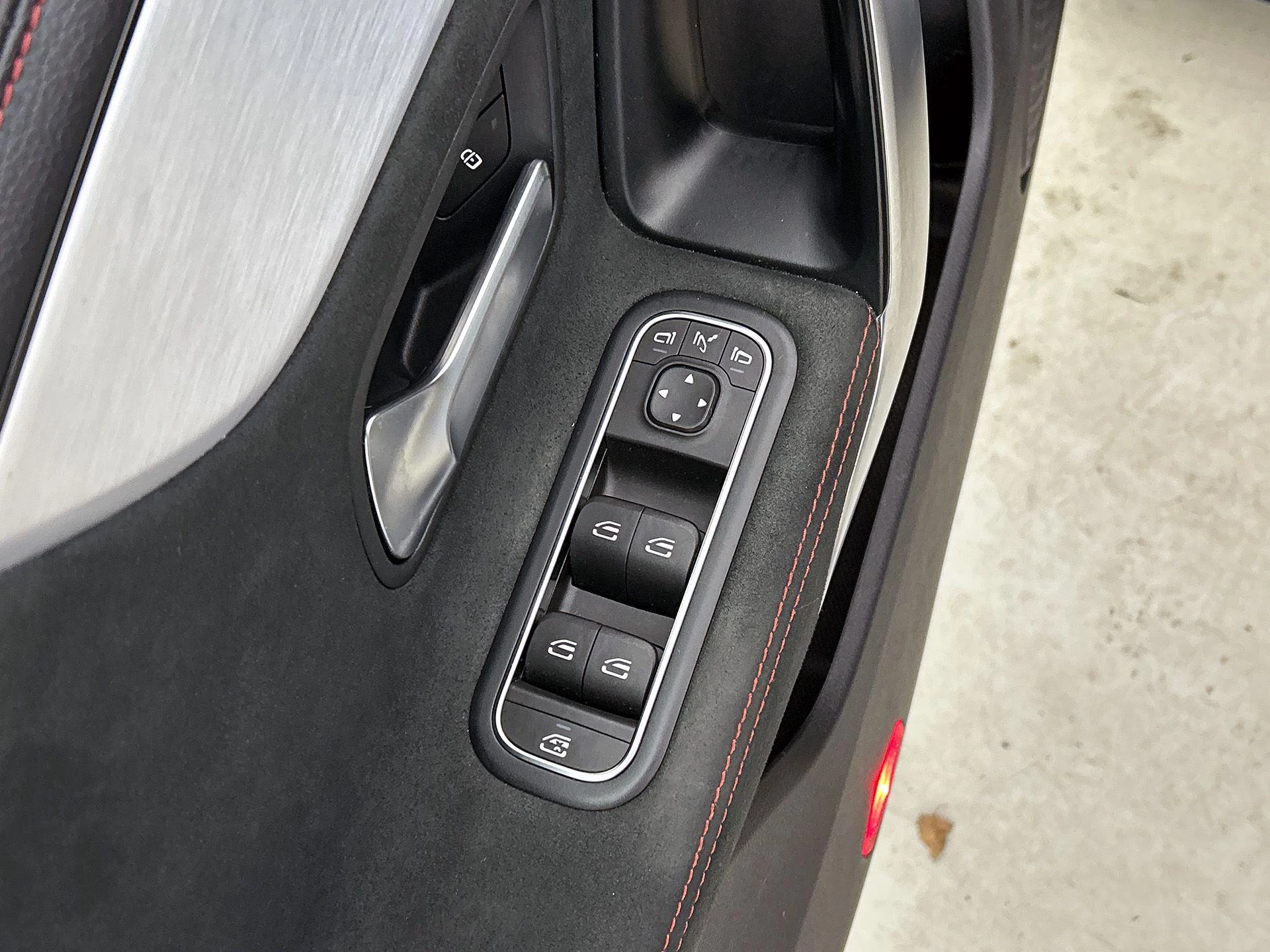 Mercedes-Benz-CLA-image-27