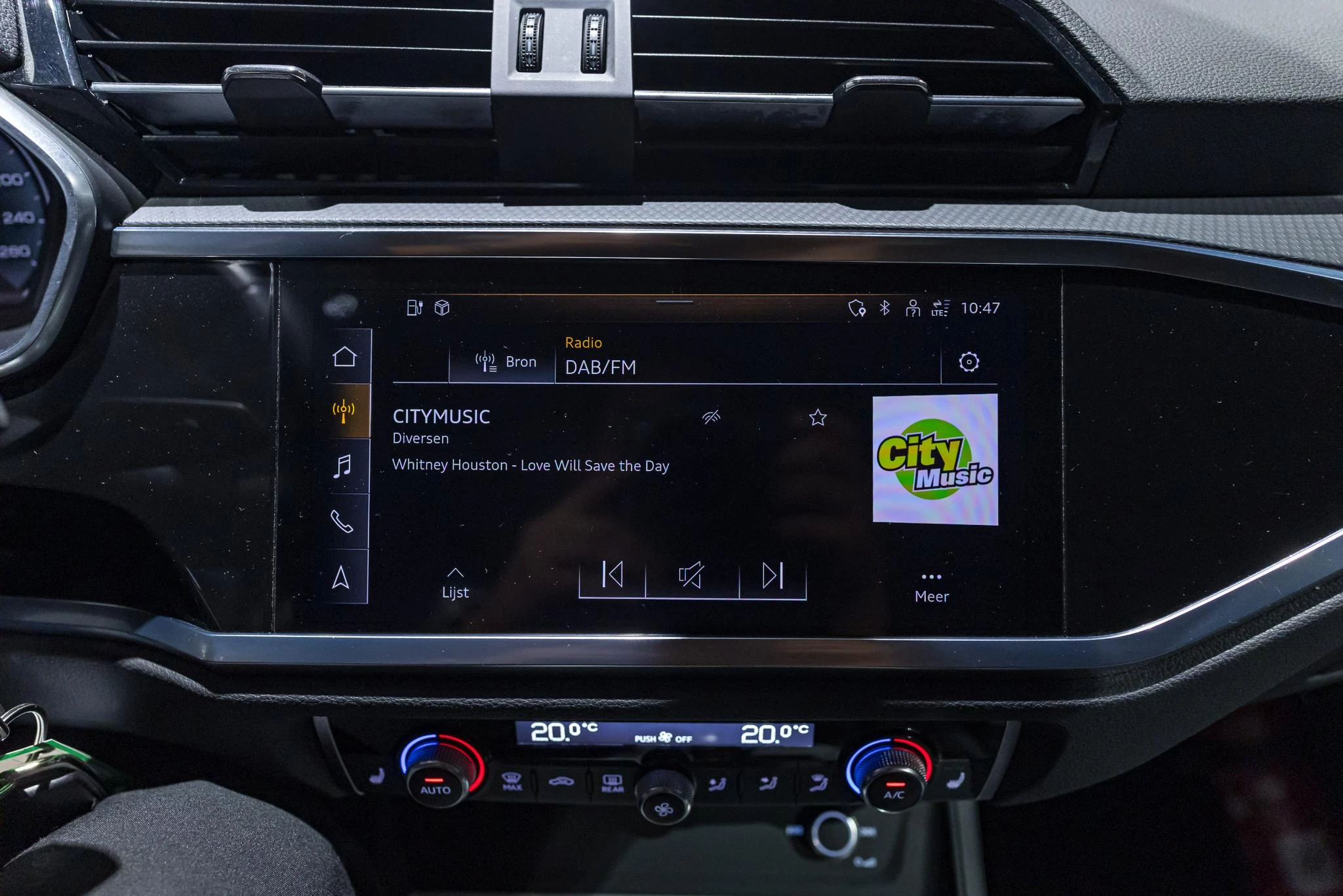 Audi-Q3-image-13