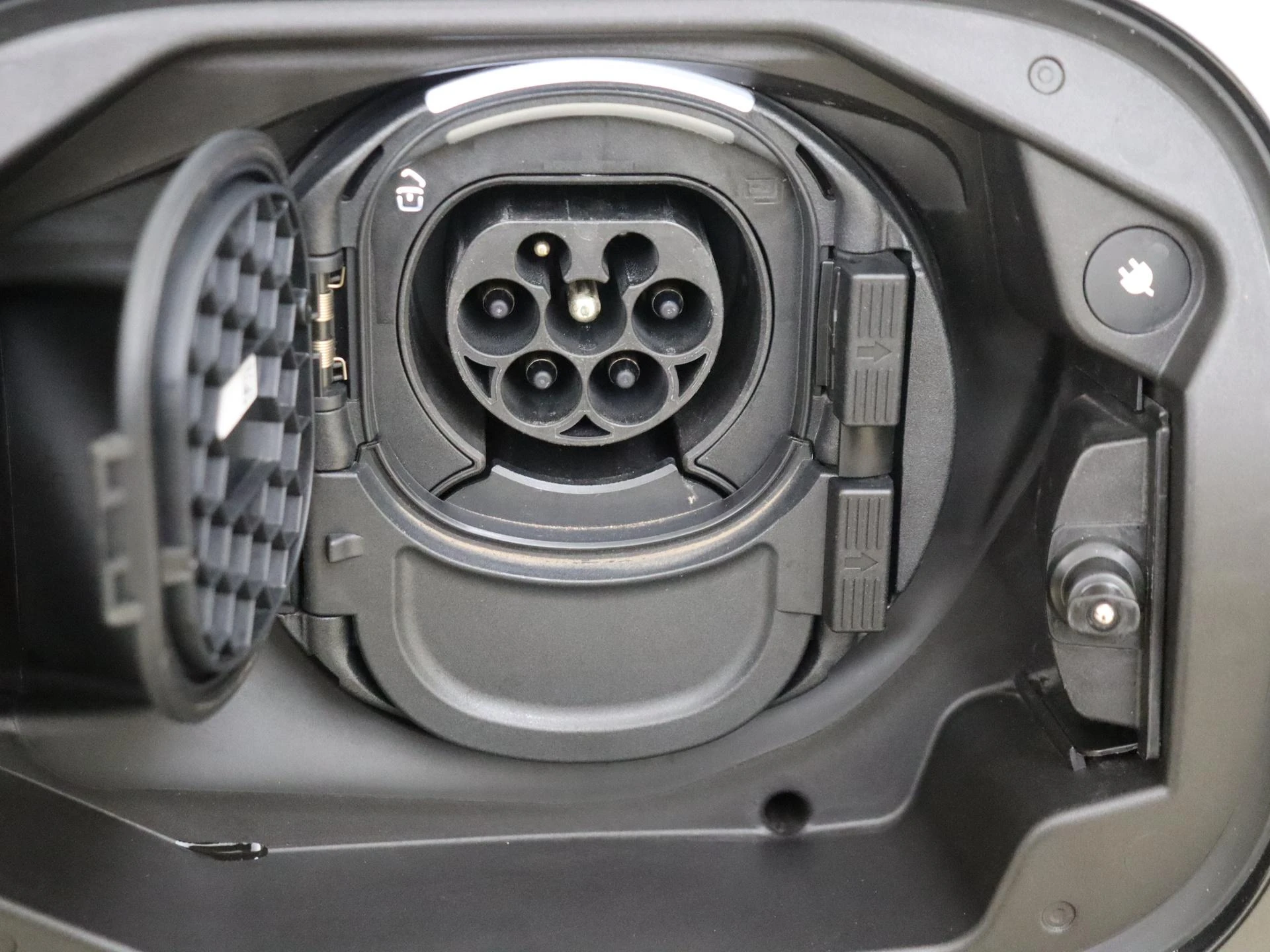 Mercedes-Benz-C-Klasse-image-31