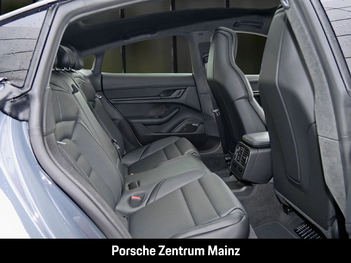 Porsche-Taycan-image-4