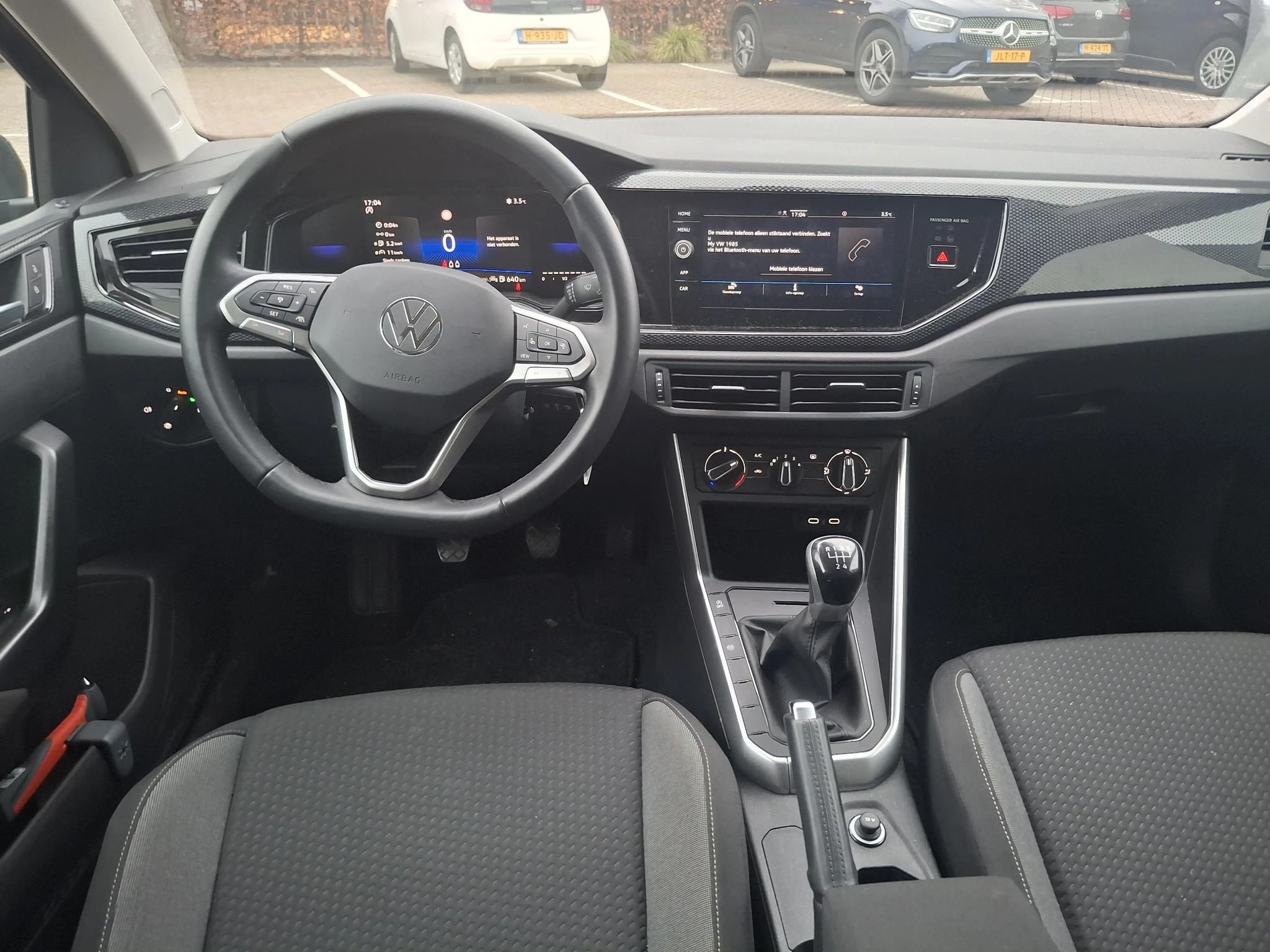 Volkswagen-Polo-image-5