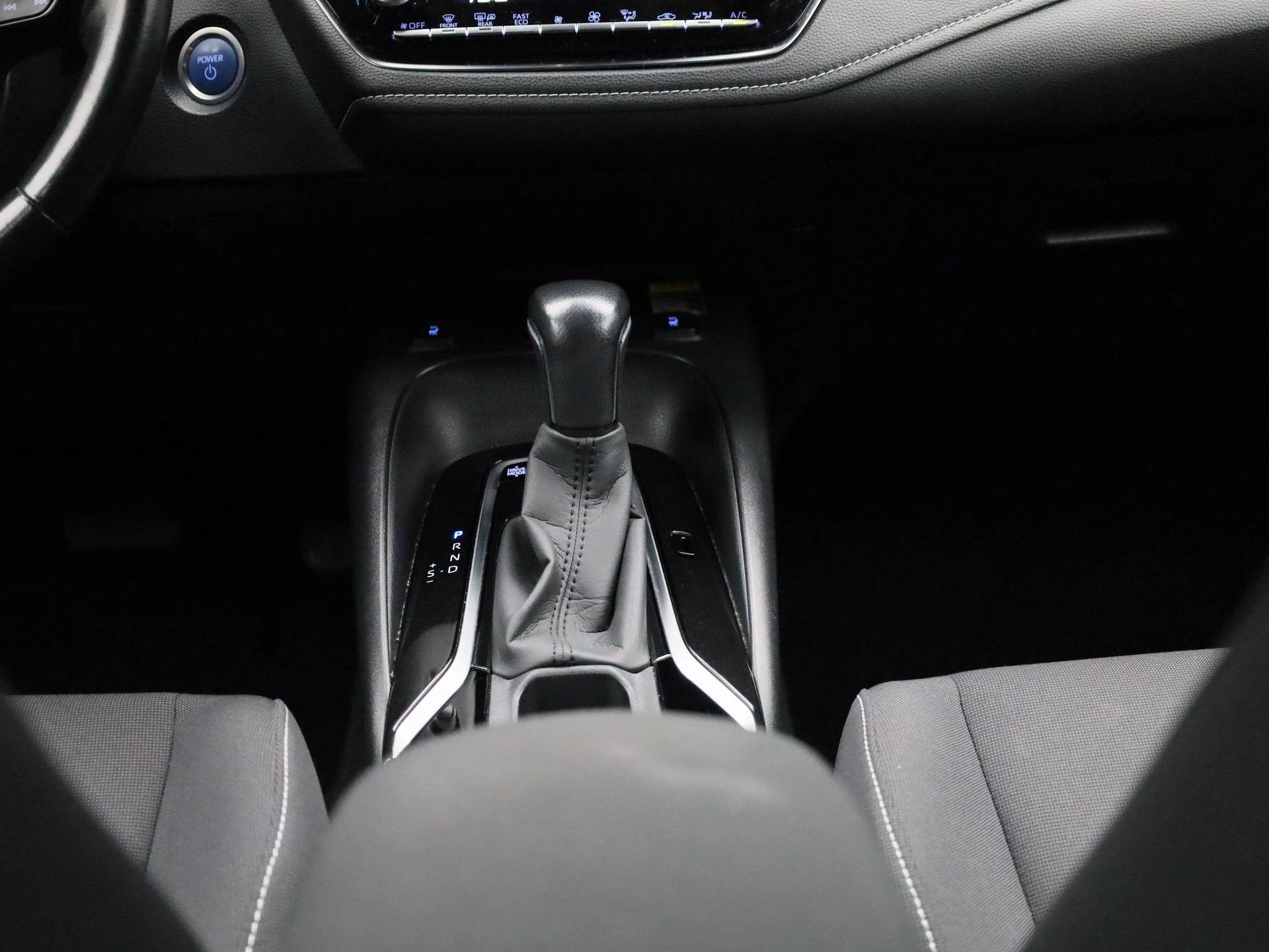 Toyota-Corolla Touring Sports-image-9