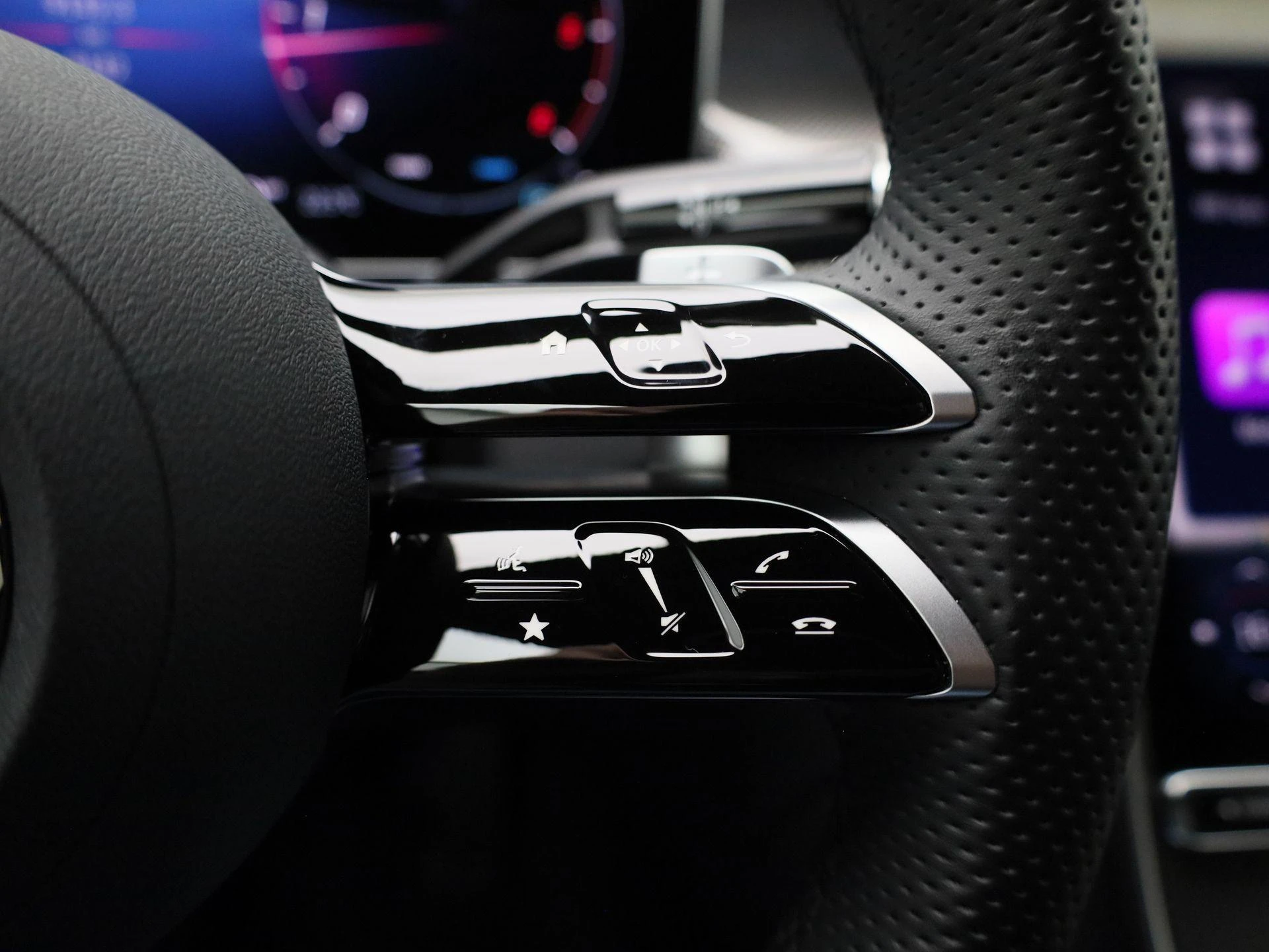 Mercedes-Benz-GLC-image-16